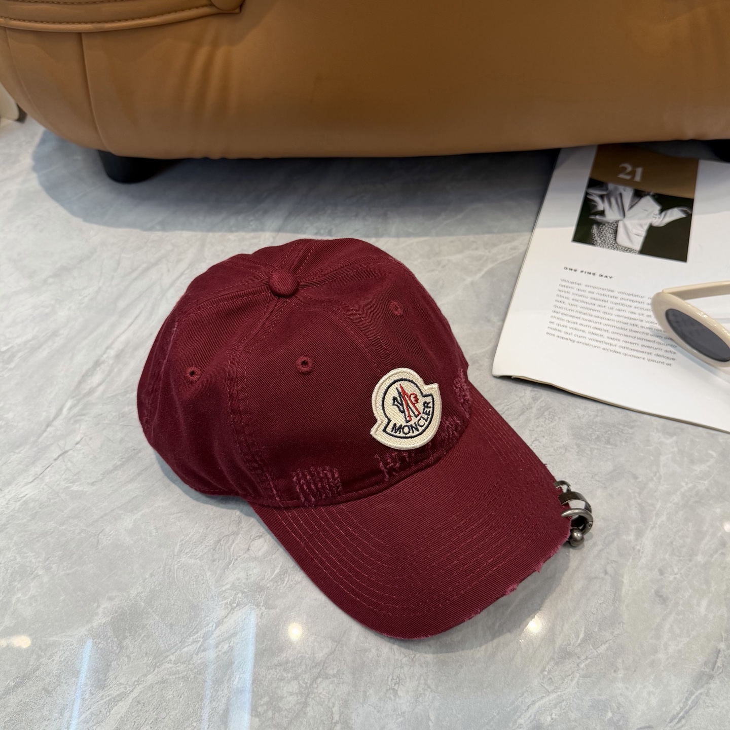 蒙口MONCLER 新款棒球帽，时尚炸街单品，风格很OK，网红.时尚博主的最爱！高品质舒适透气，凹造型很