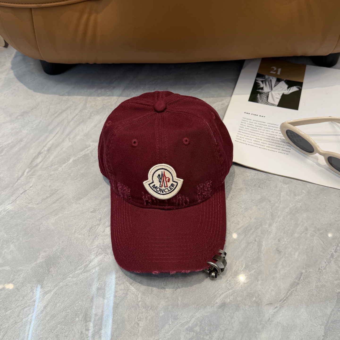 蒙口MONCLER 新款棒球帽，时尚炸街单品，风格很OK，网红.时尚博主的最爱！高品质舒适透气，凹造型很