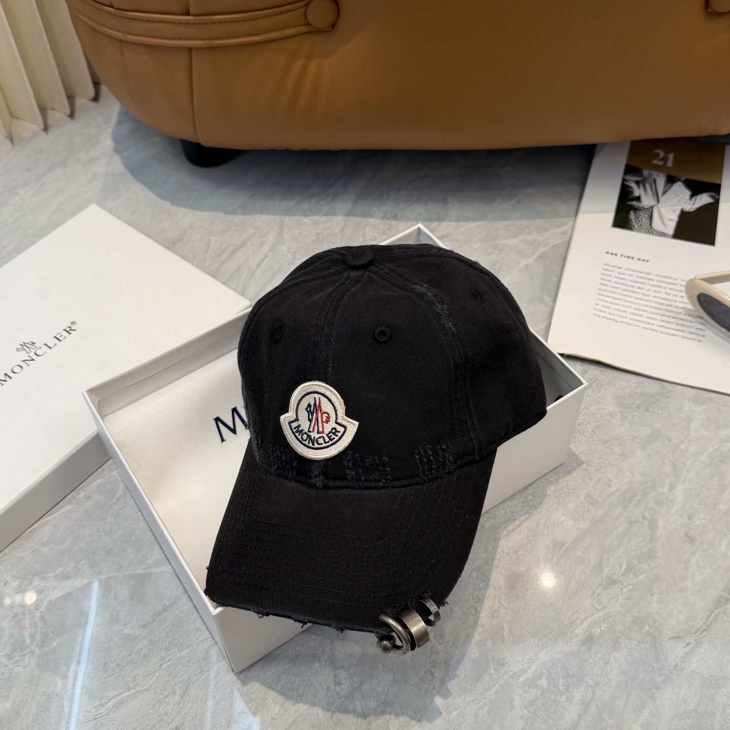 Moncler 蒙口MONCLER 新款棒球帽，炸街单品，风格很OK， . 博主的最爱 高品质舒适透气，凹造型很