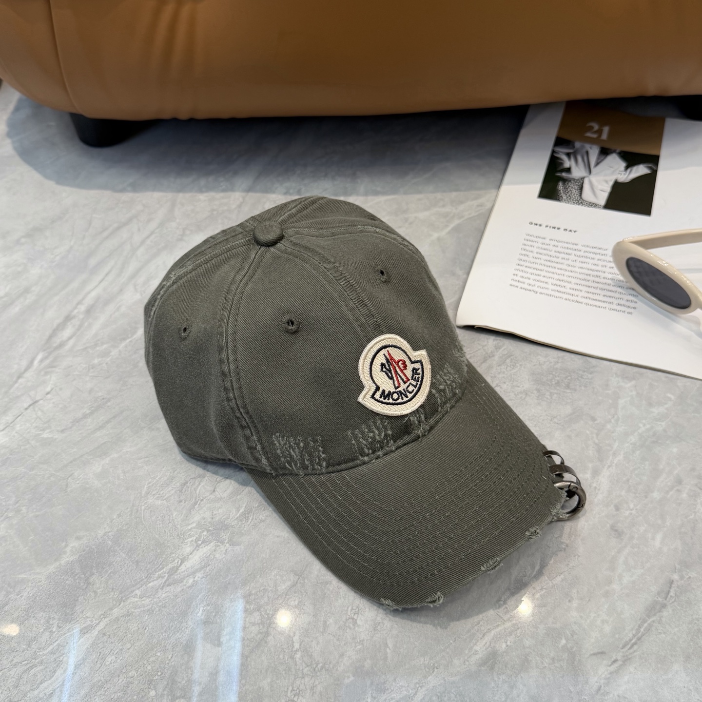 蒙口MONCLER 新款棒球帽，时尚炸街单品，风格很OK，网红.时尚博主的最爱！高品质舒适透气，凹造型很
