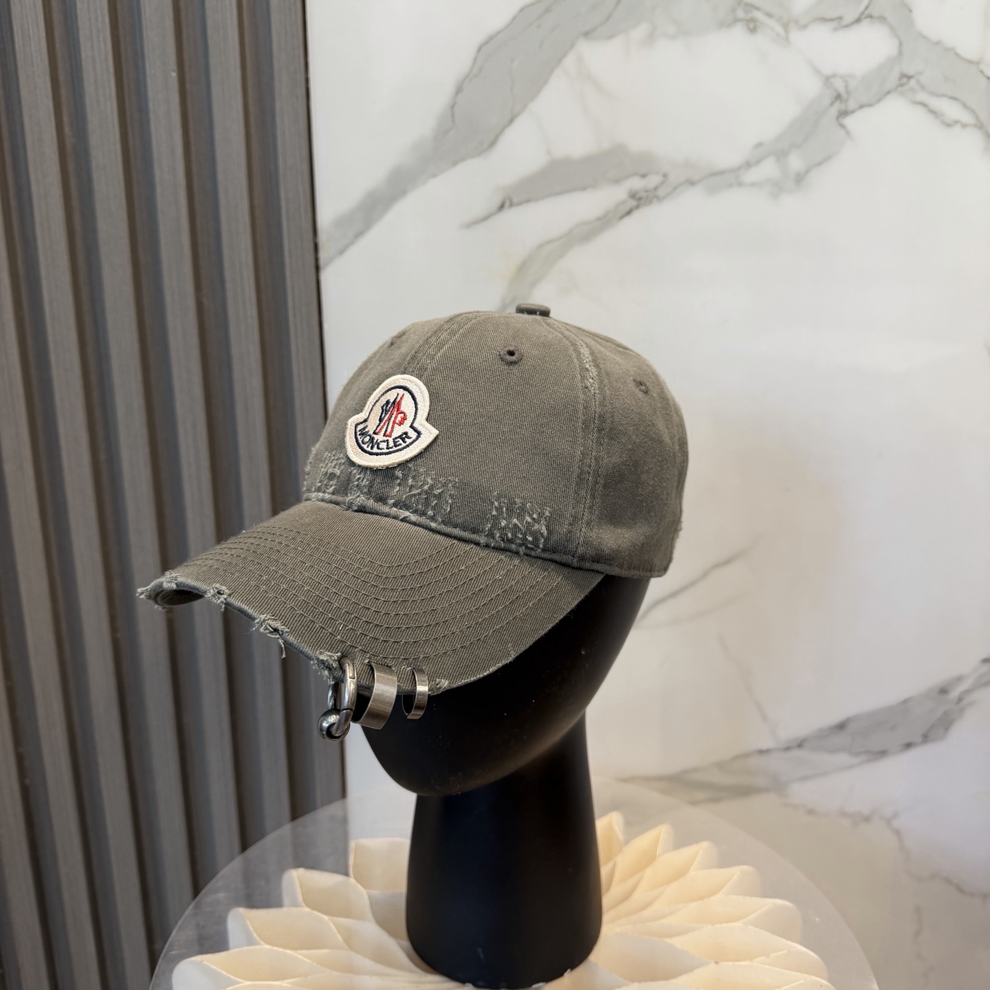 Moncler 蒙口MONCLER 新款棒球帽，炸街单品，风格很OK， . 博主的最爱 高品质舒适透气，凹造型很