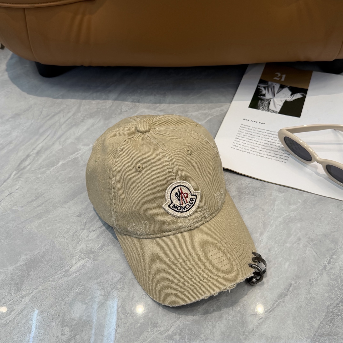 蒙口MONCLER 新款棒球帽，时尚炸街单品，风格很OK，网红.时尚博主的最爱！高品质舒适透气，凹造型很