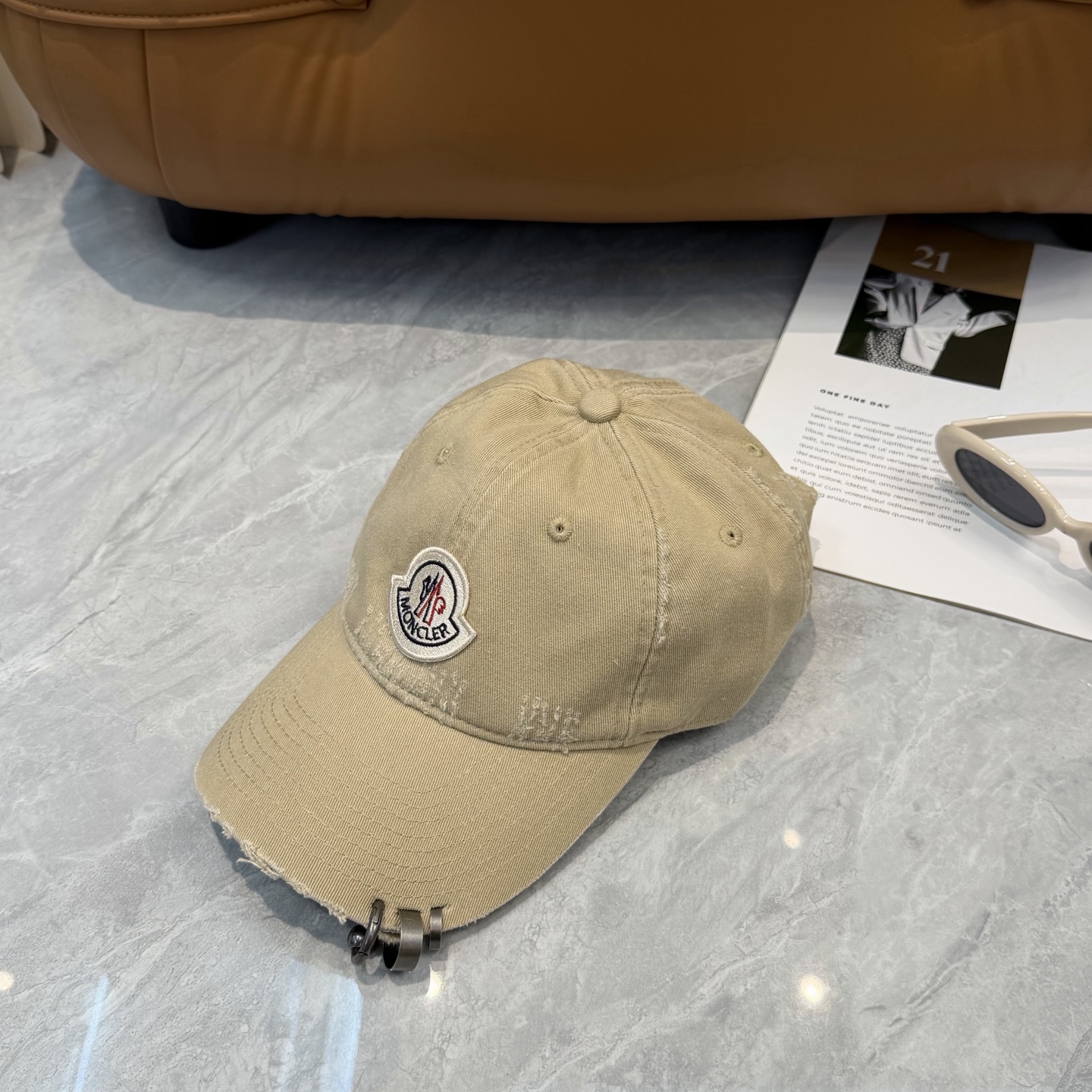 蒙口MONCLER 新款棒球帽，时尚炸街单品，风格很OK，网红.时尚博主的最爱！高品质舒适透气，凹造型很