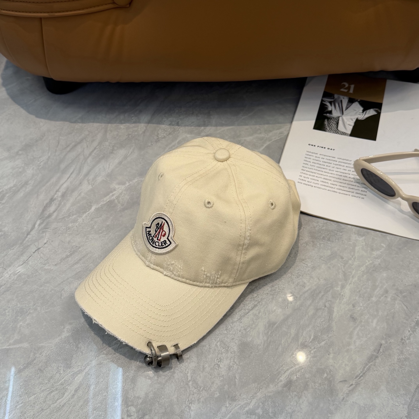 蒙口MONCLER 新款棒球帽，时尚炸街单品，风格很OK，网红.时尚博主的最爱！高品质舒适透气，凹造型很