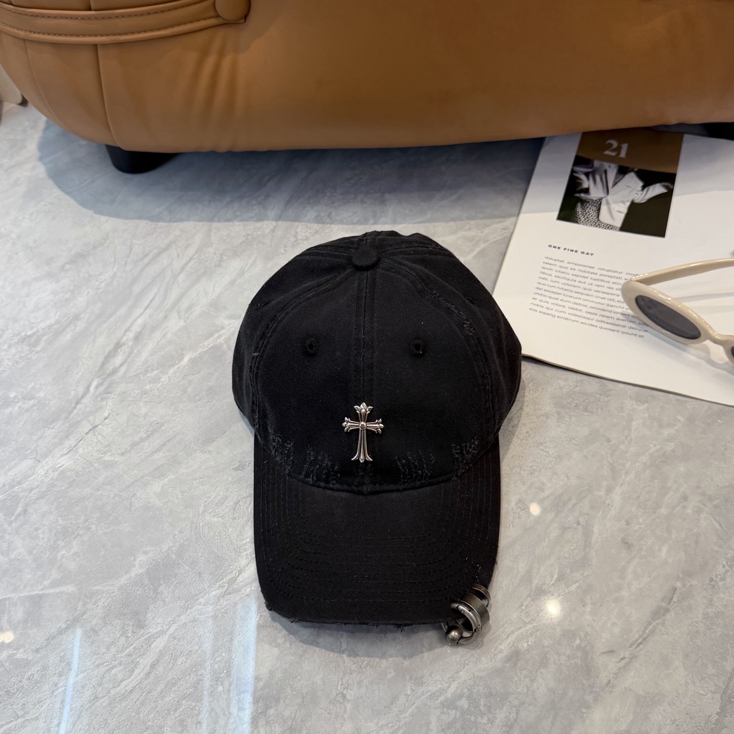 克罗心 🆕🆕新款棒球帽，个性时尚经典十字架标志，休闲带点酷酷的感觉，中性款男女同款！超好搭！头围:56-