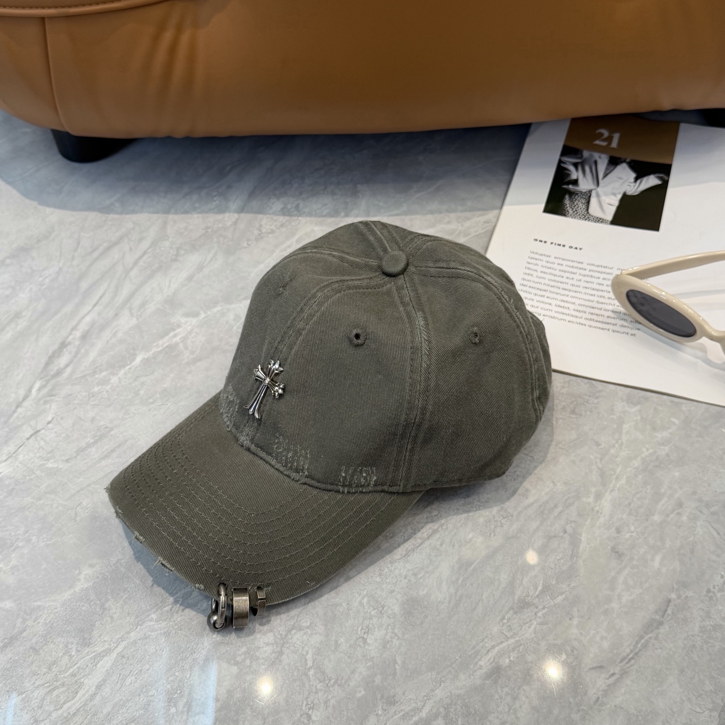 克罗心 🆕🆕新款棒球帽，个性时尚经典十字架标志，休闲带点酷酷的感觉，中性款男女同款！超好搭！头围:56-