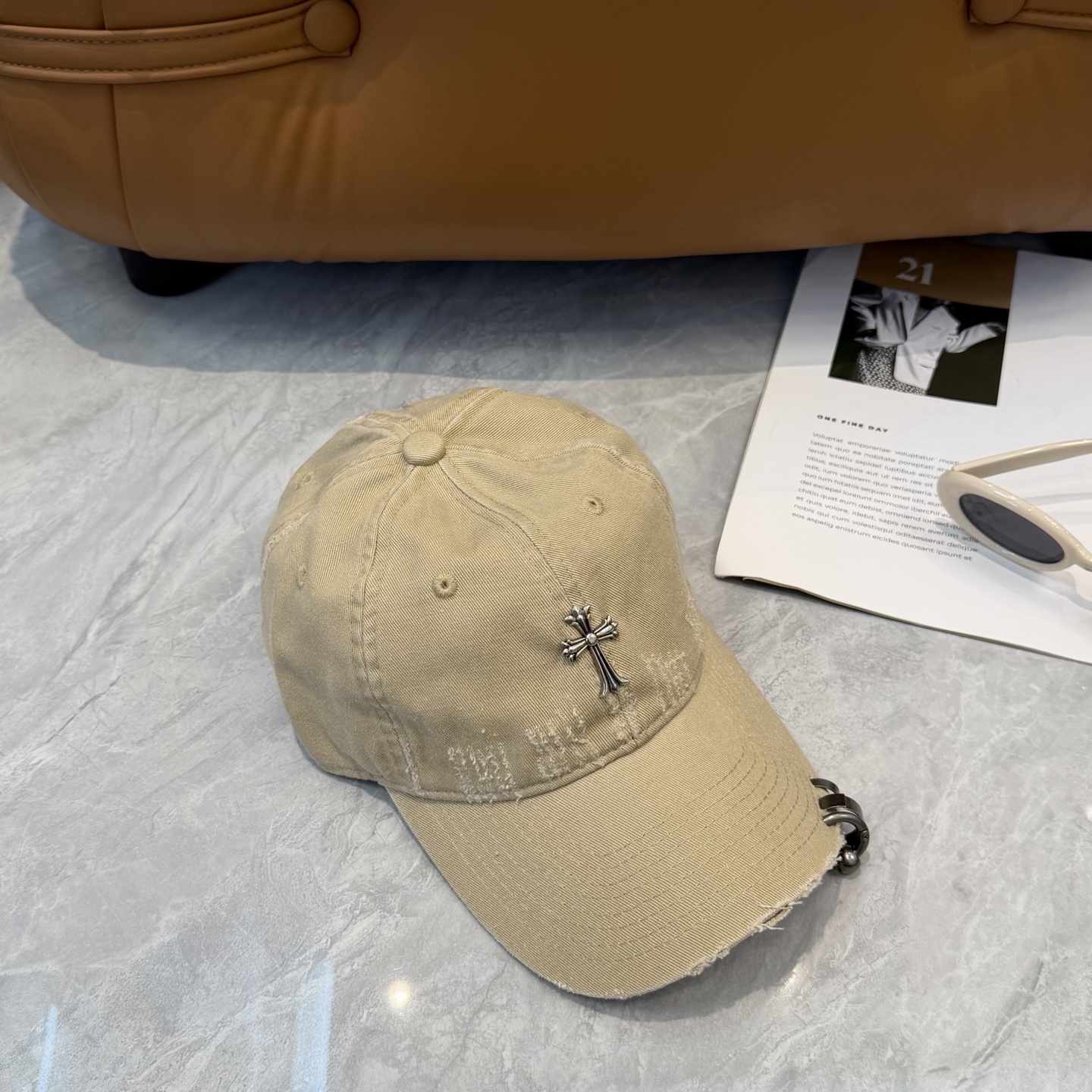克罗心 🆕🆕新款棒球帽，个性时尚经典十字架标志，休闲带点酷酷的感觉，中性款男女同款！超好搭！头围:56-