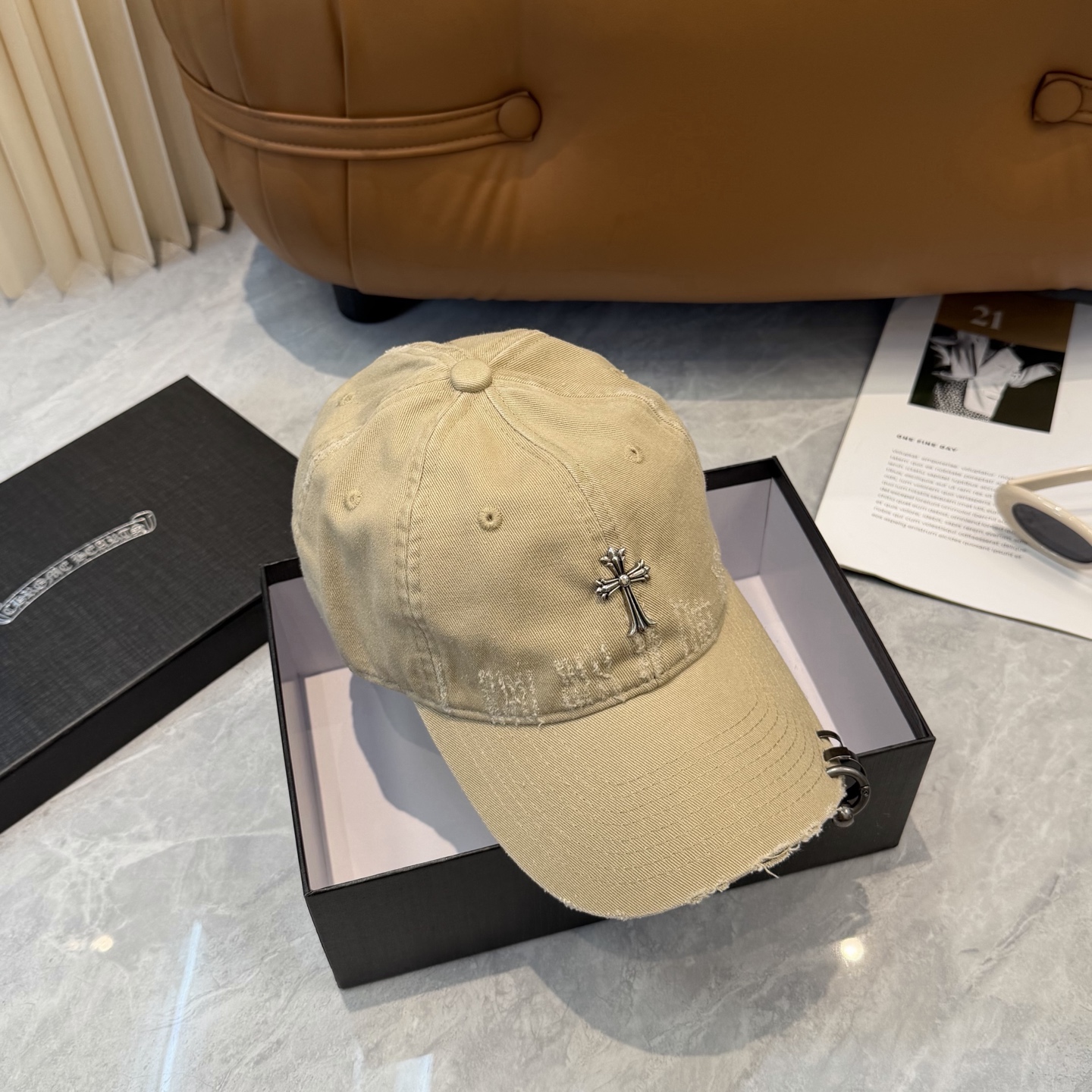 克罗心 🆕🆕新款棒球帽，个性时尚经典十字架标志，休闲带点酷酷的感觉，中性款男女同款！超好搭！头围:56-