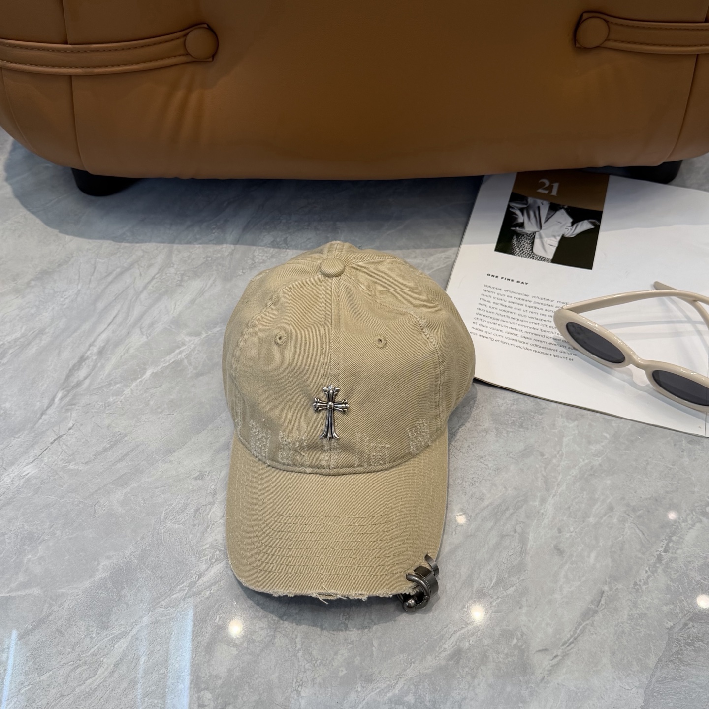 克罗心 🆕🆕新款棒球帽，个性时尚经典十字架标志，休闲带点酷酷的感觉，中性款男女同款！超好搭！头围:56-