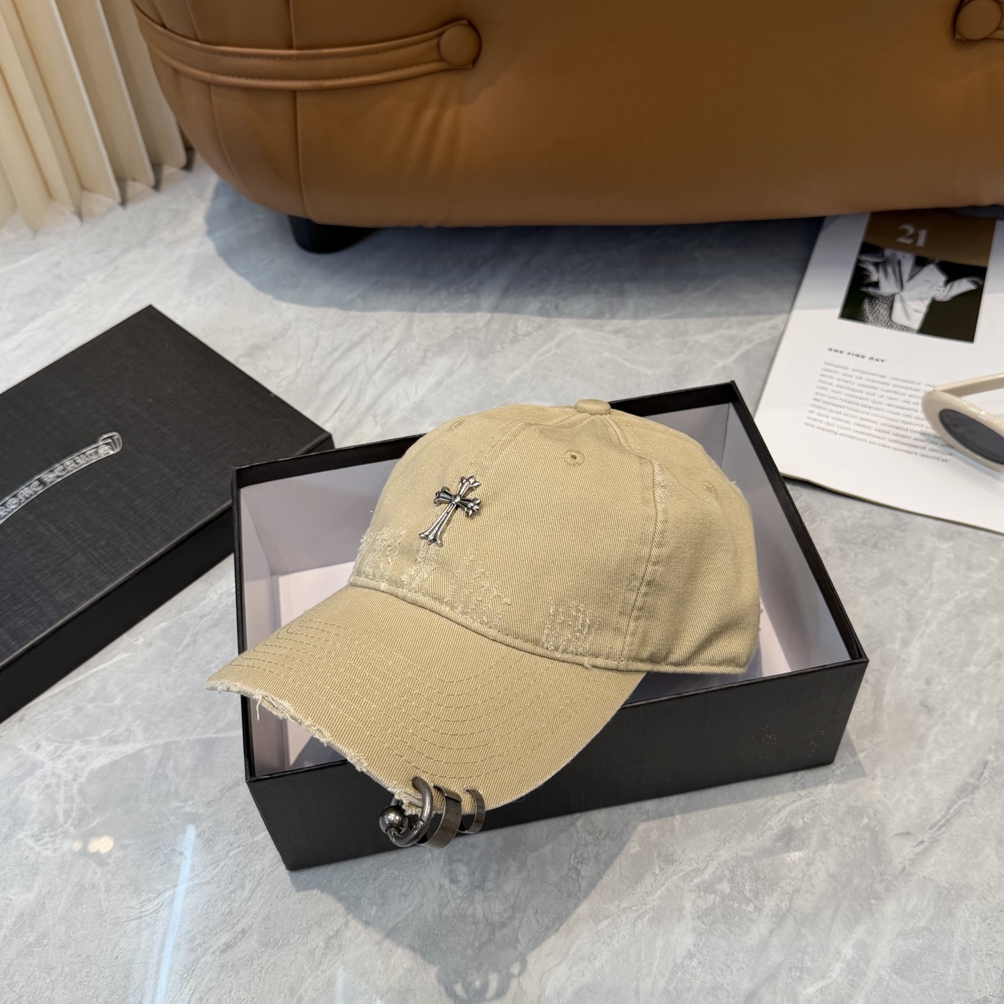 Chrome Hearts 克罗心 ，个性 十字架标志，休闲带点酷酷的感觉，中性款