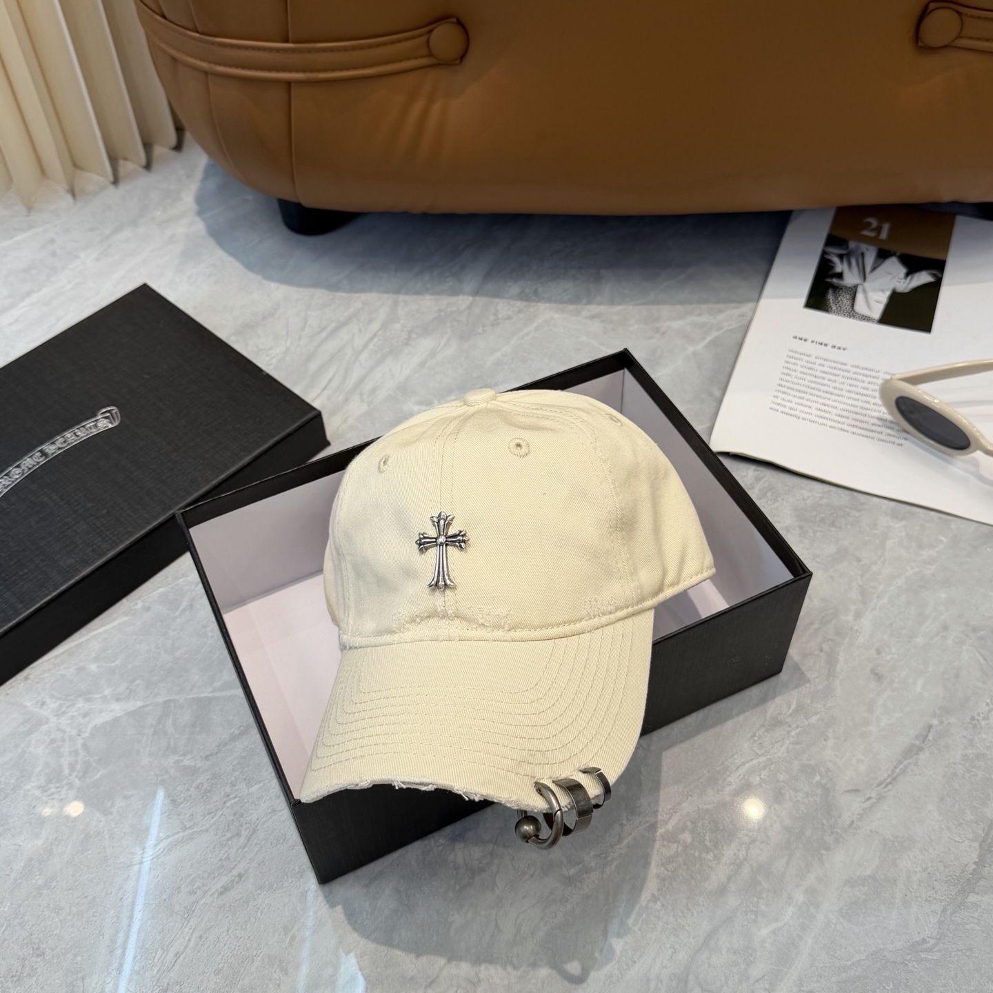 Chrome Hearts 克罗心 ，个性 十字架标志，休闲带点酷酷的感觉，中性款