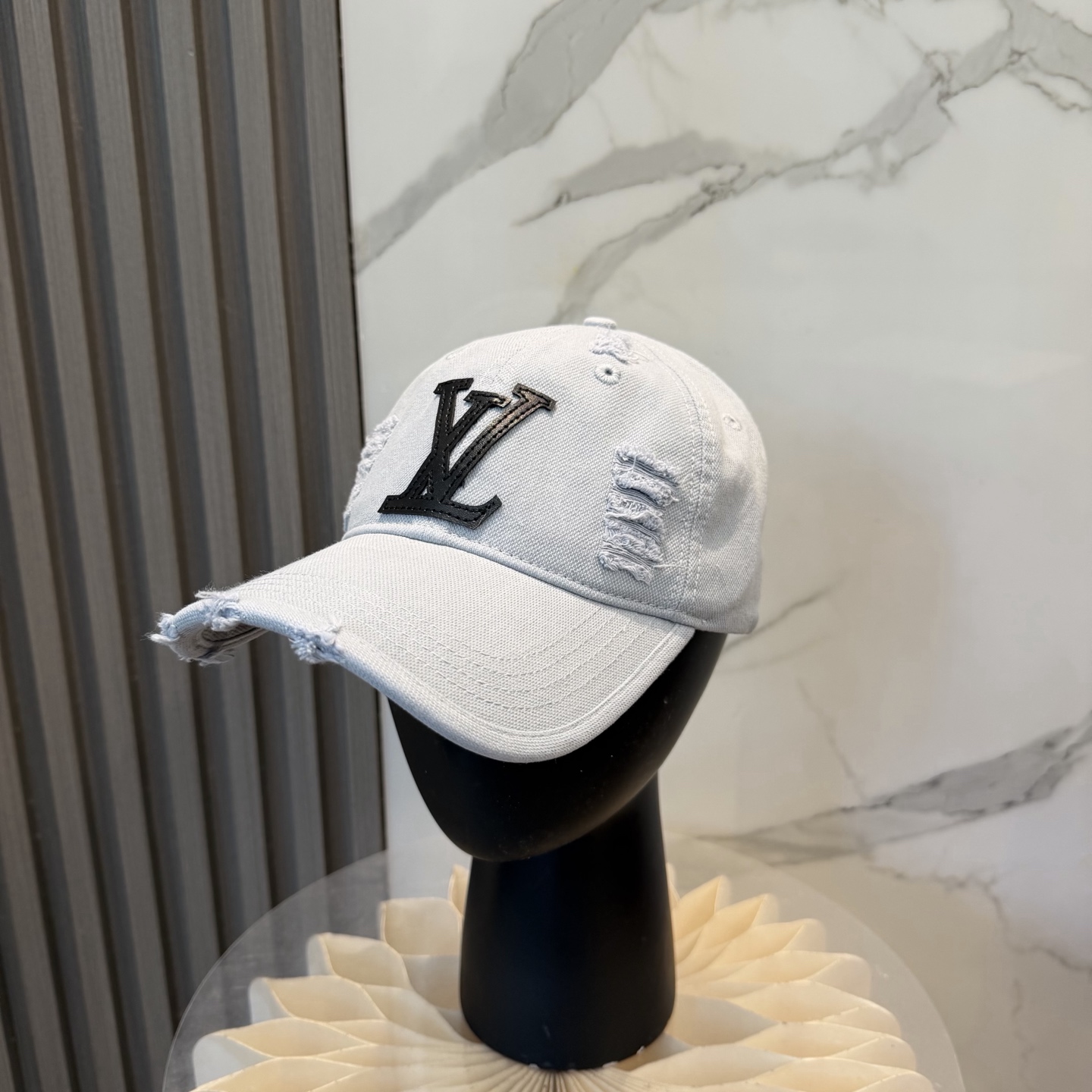 🧢LV路易威登🧢 春夏新款 四季可用，出门必备，非常显脸小