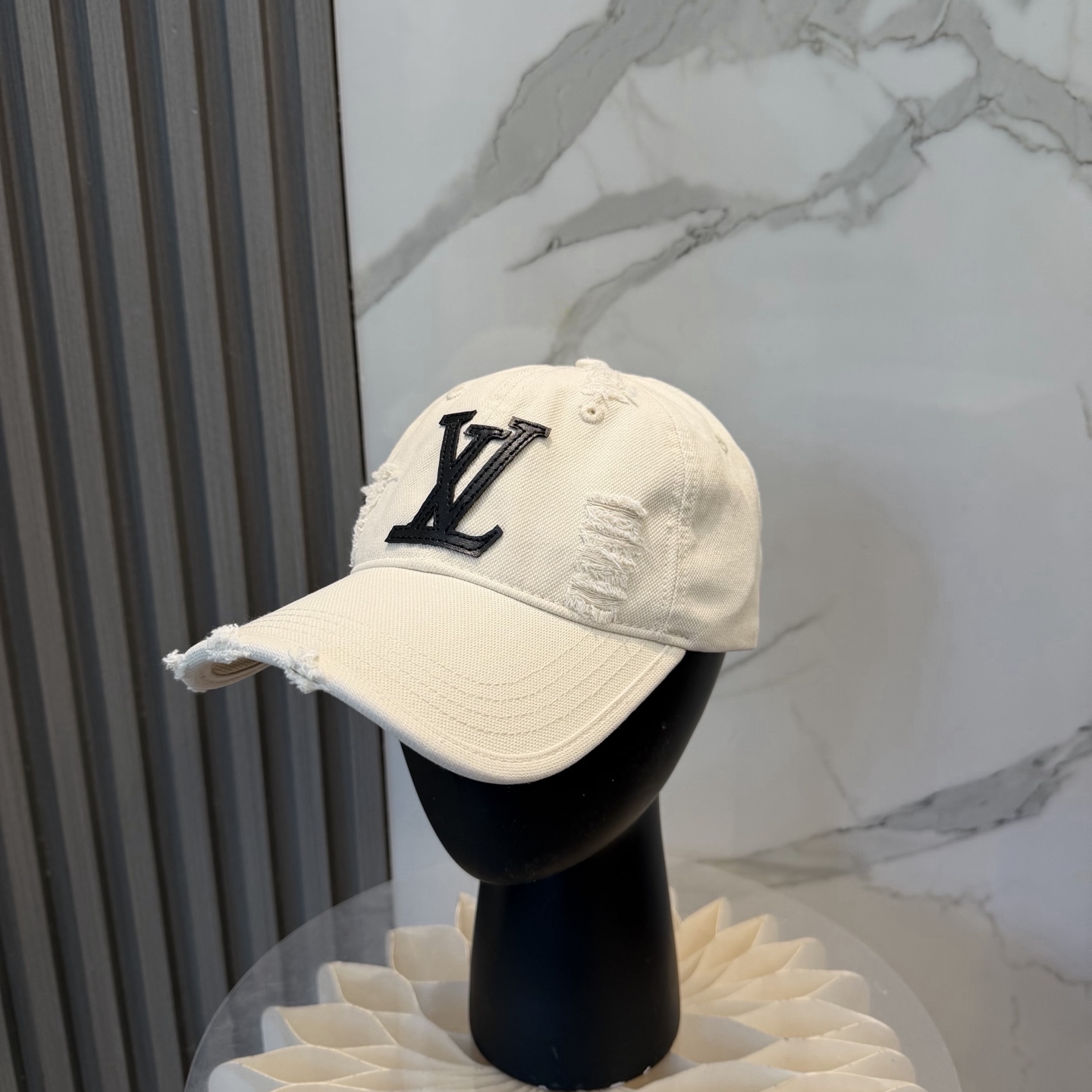 🧢LV路易威登🧢 春夏新款 四季可用，出门必备，非常显脸小