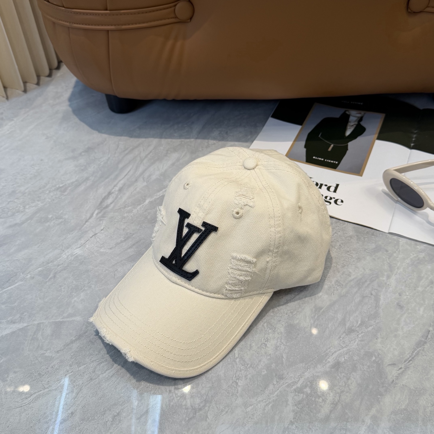 🧢LV路易威登🧢 春夏新款 四季可用，出门必备，非常显脸小