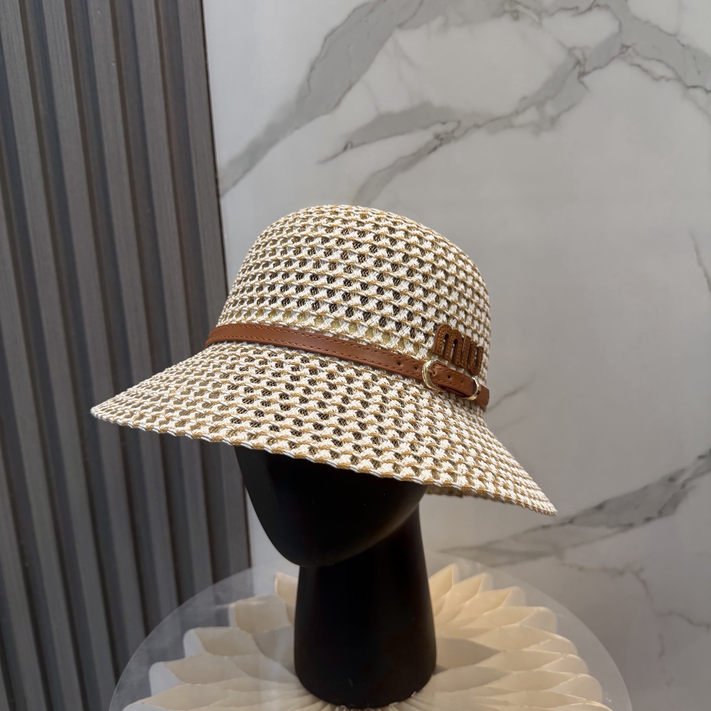 Miu Miu miumiu缪缪 新款草帽女夏天法式遮阳帽度假大檐防晒太阳帽子，镂空 拍照透气网眼田园海边沙滩帽