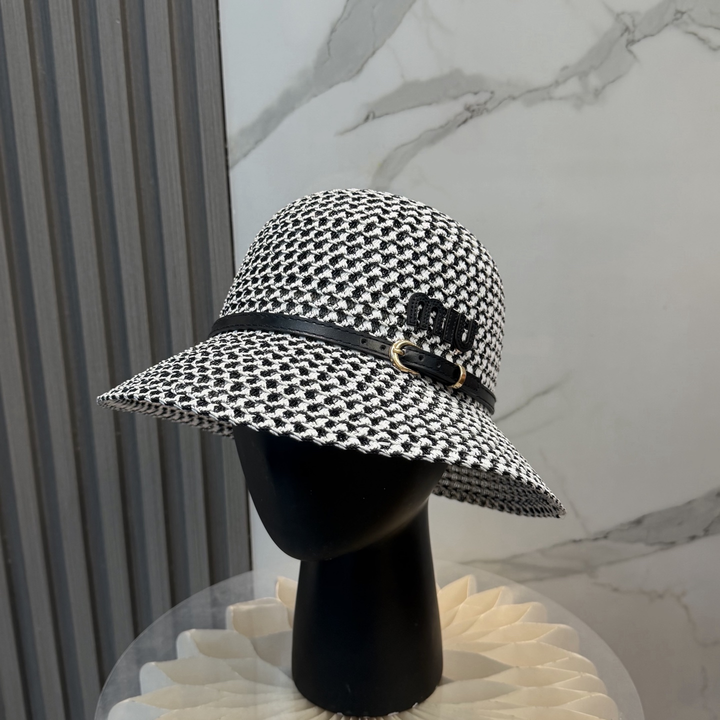 Miu Miu miumiu缪缪 新款草帽女夏天法式遮阳帽度假大檐防晒太阳帽子，镂空 拍照透气网眼田园海边沙滩帽