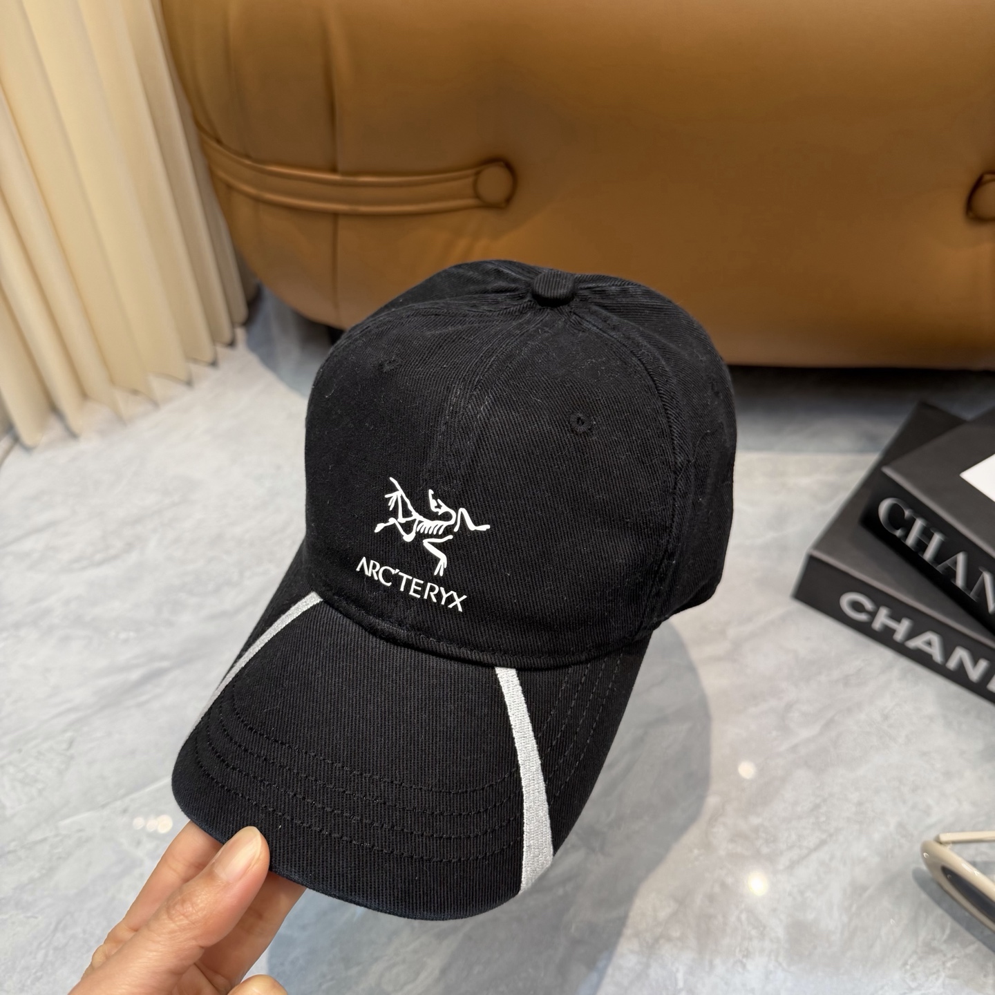 Arc'teryx 配防尘袋。【始祖鸟】新款简约 棒球帽，男女通用～简约百搭