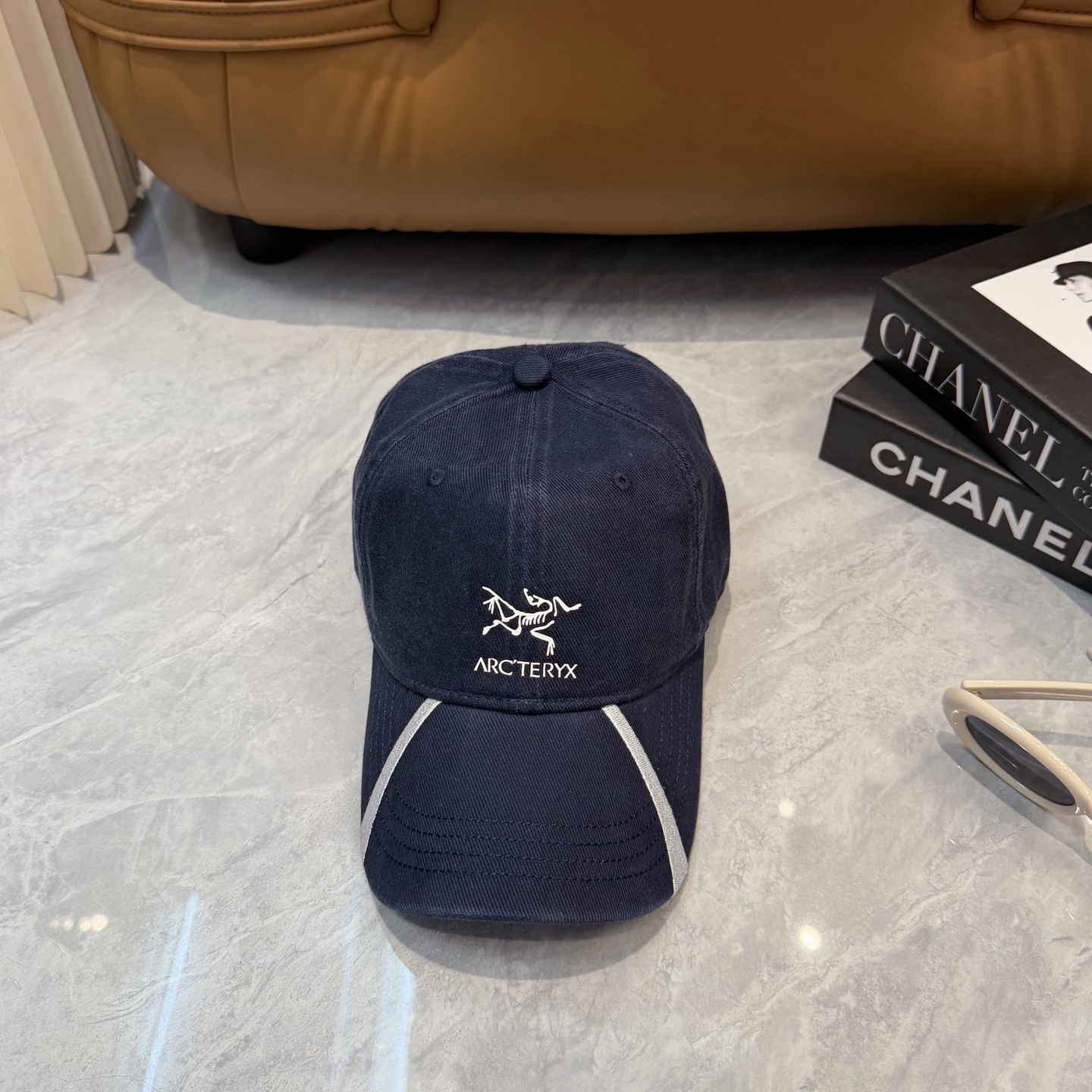 Arc'teryx 配防尘袋。【始祖鸟】新款简约 棒球帽，男女通用～简约百搭