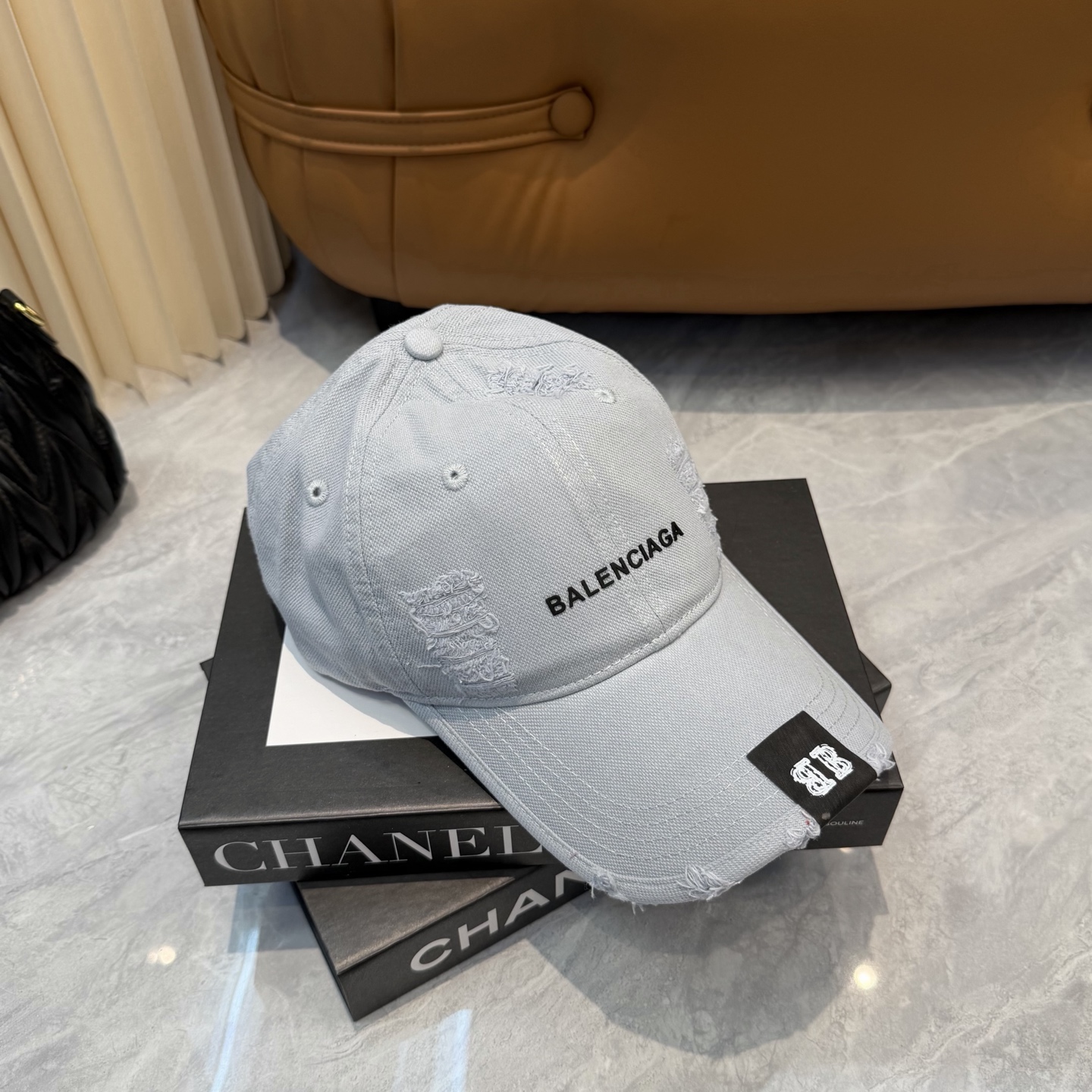 Balenciaga 新款巴黎世家 棒球帽我家对巴黎世家的工艺已经是炉火纯青了 必爆  BALENCIA
