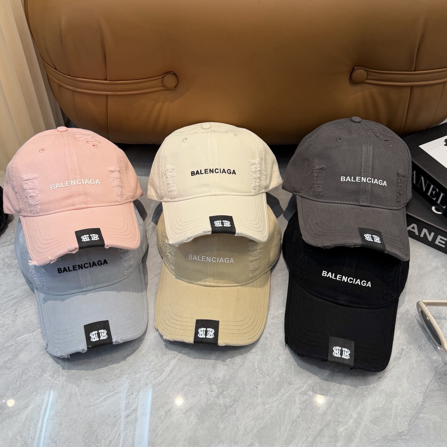 Balenciaga 新款巴黎世家 棒球帽我家对巴黎世家的工艺已经是炉火纯青了 必爆  BALENCIA
