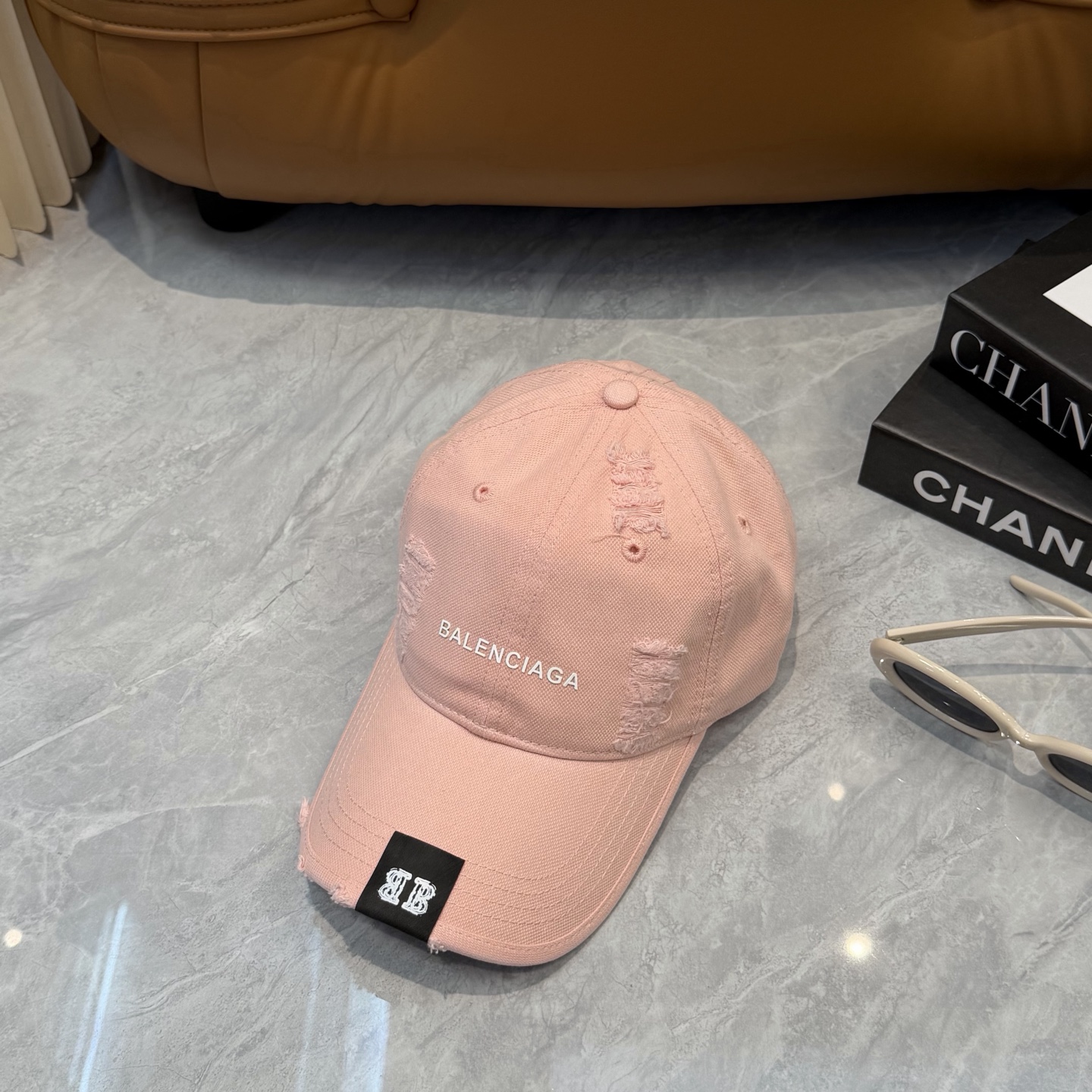 Balenciaga 新款巴黎世家 棒球帽我家对巴黎世家的工艺已经是炉火纯青了 必爆  BALENCIA
