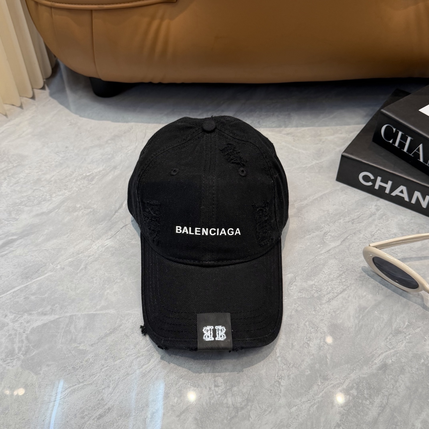Balenciaga 新款巴黎世家 棒球帽我家对巴黎世家的工艺已经是炉火纯青了 必爆  BALENCIA