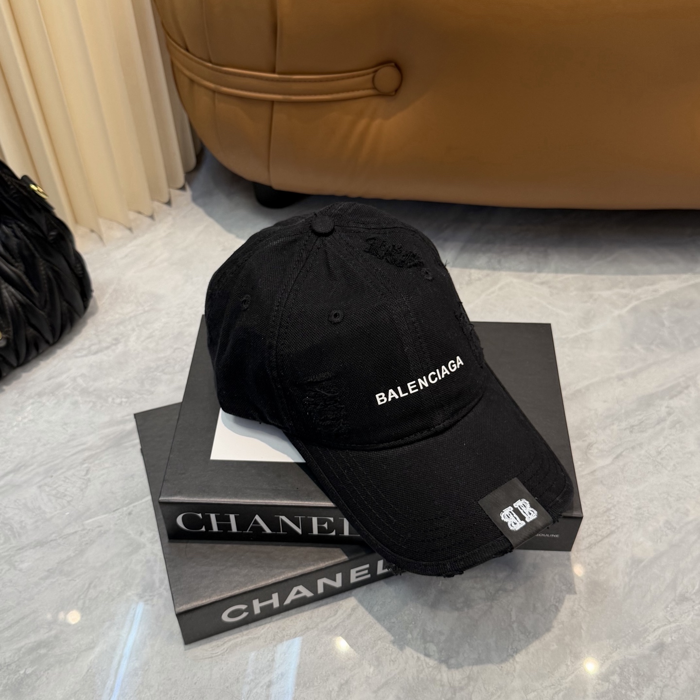 Balenciaga 新款巴黎世家 棒球帽我家对巴黎世家的工艺已经是炉火纯青了 必爆  BALENCIA