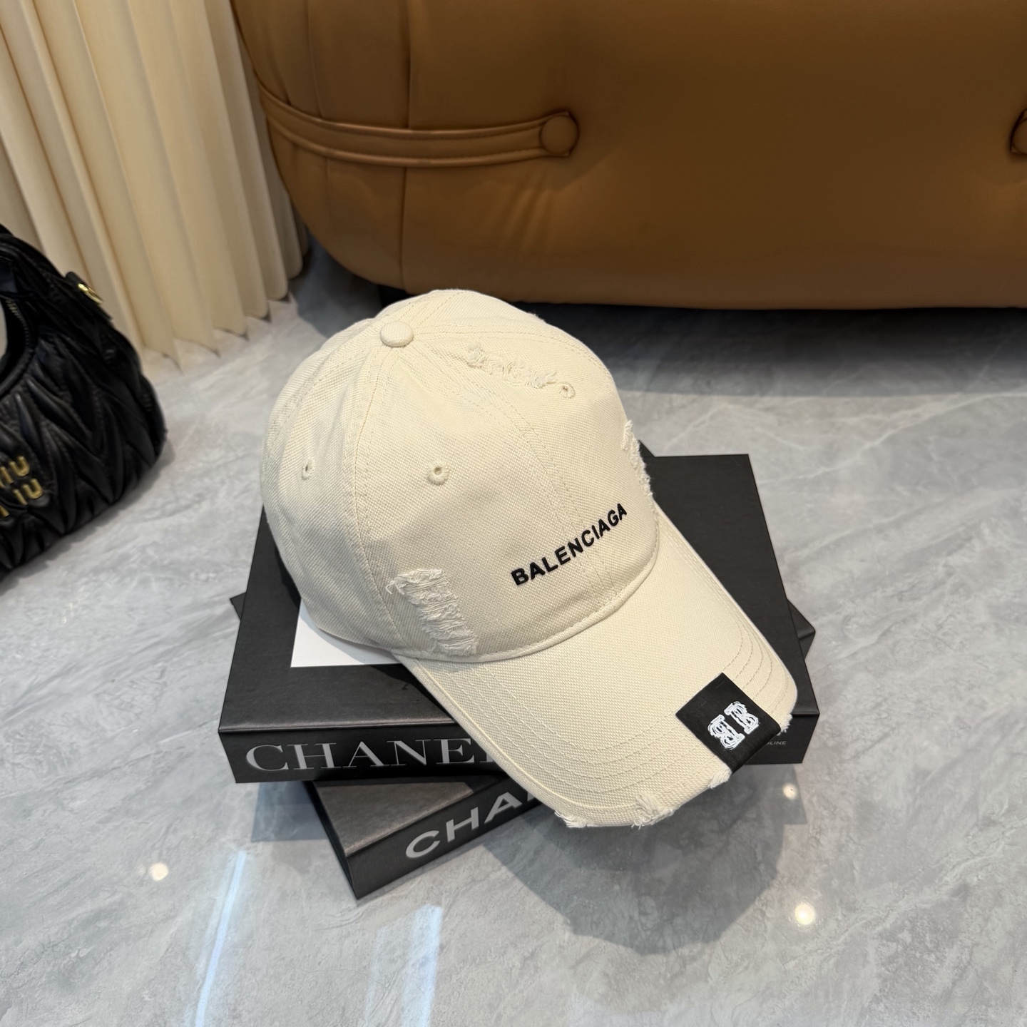 Balenciaga 新款巴黎世家 棒球帽我家对巴黎世家的工艺已经是炉火纯青了 必爆  BALENCIA