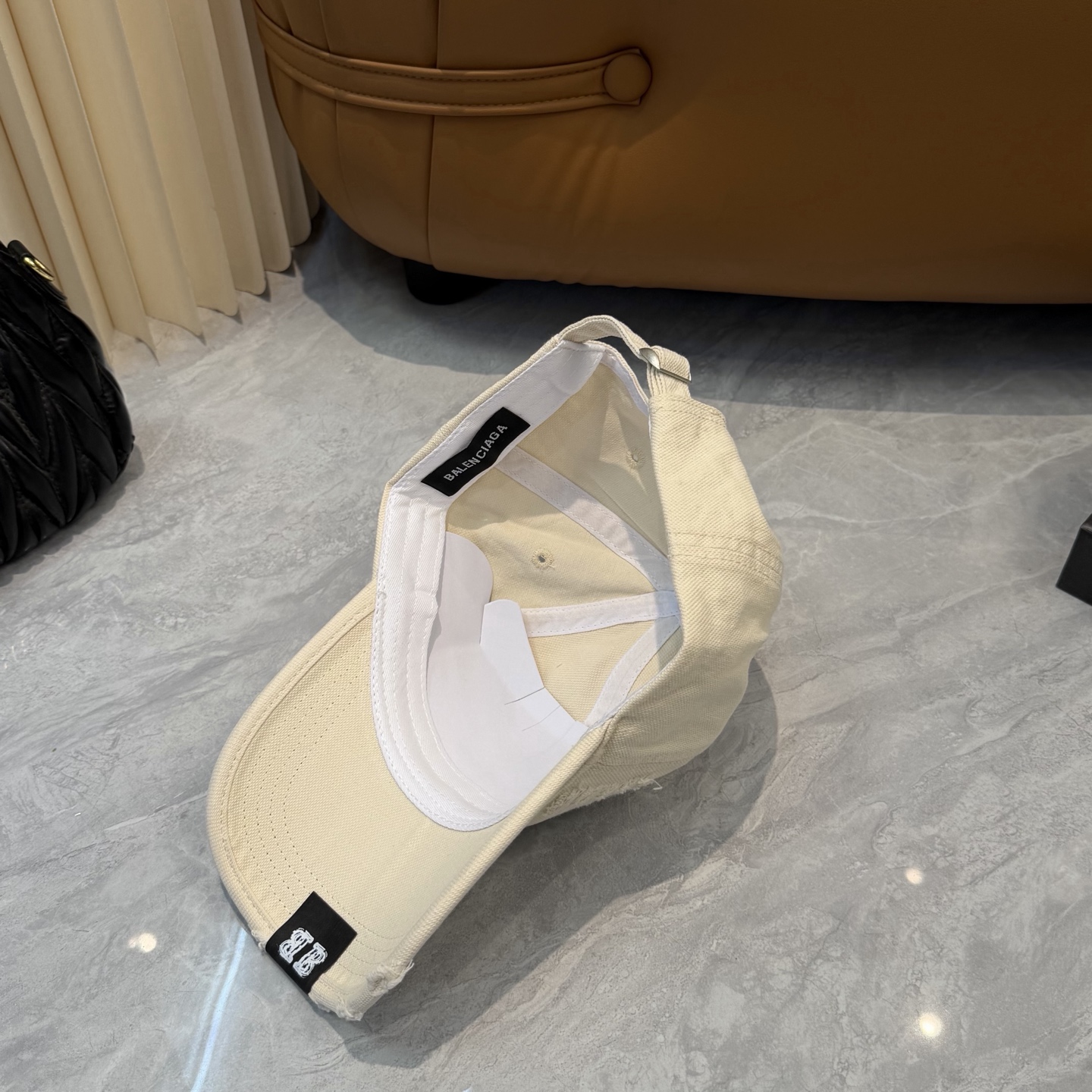 Balenciaga Balenciaga 新款巴黎世家 棒球帽我家对巴黎世家的工艺已经是炉火纯青了 必爆 BALENCIAGA巴黎世家新款纯棉棒球帽