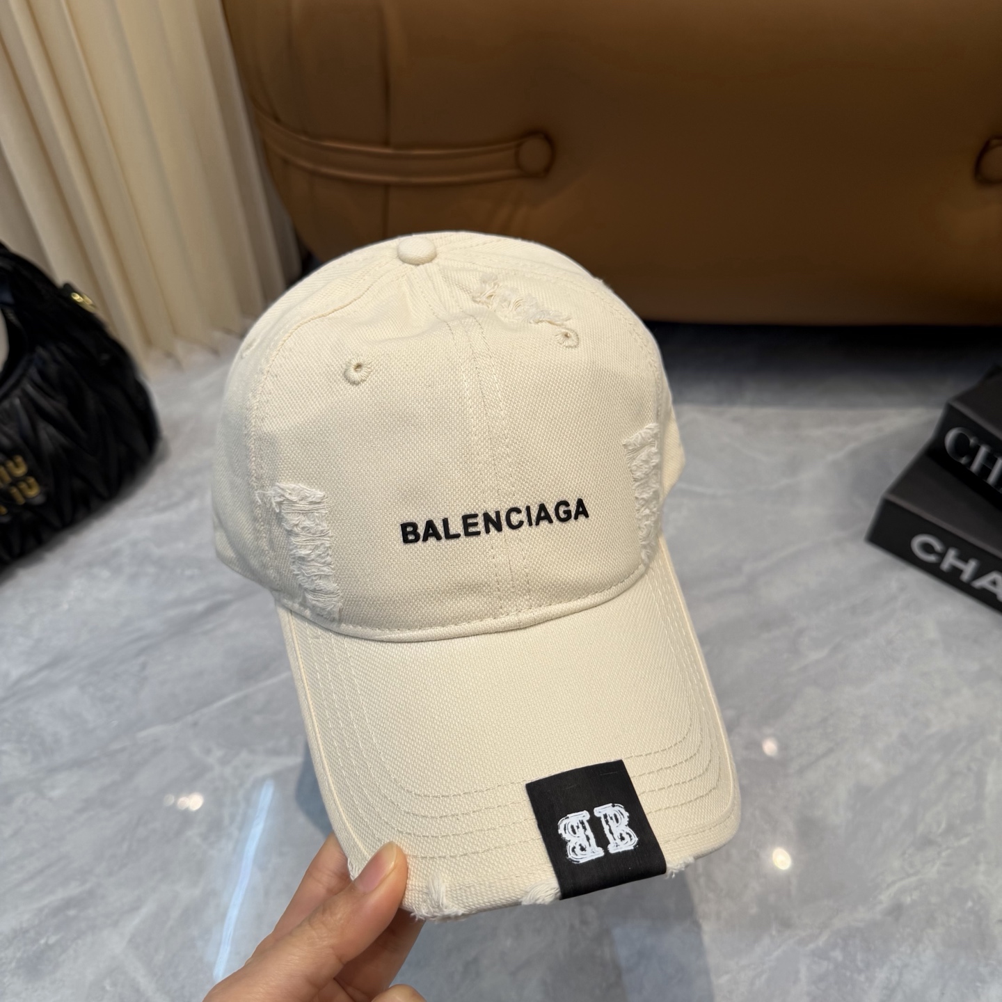 Balenciaga 新款巴黎世家 棒球帽我家对巴黎世家的工艺已经是炉火纯青了 必爆  BALENCIA