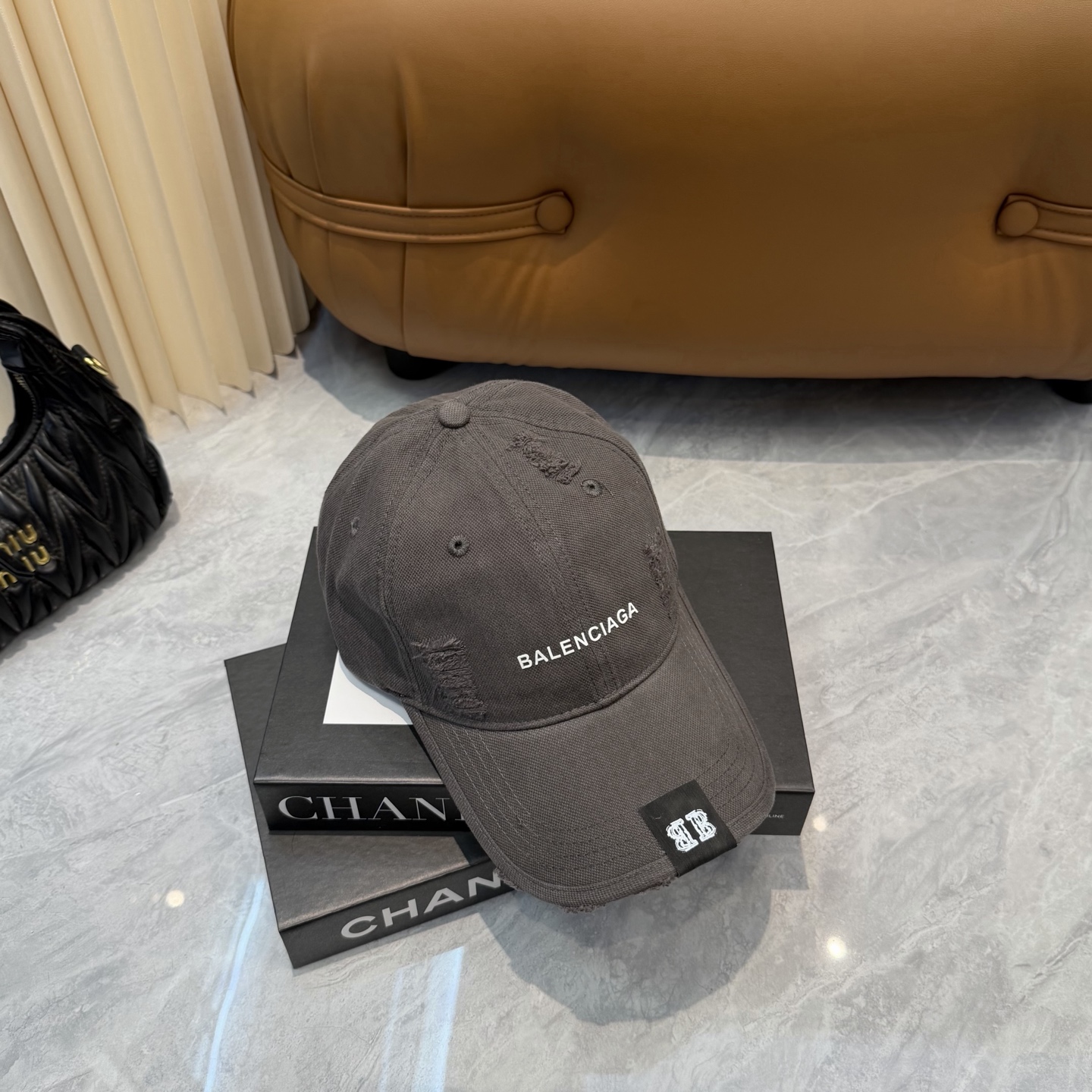 Balenciaga 新款巴黎世家 棒球帽我家对巴黎世家的工艺已经是炉火纯青了 必爆  BALENCIA