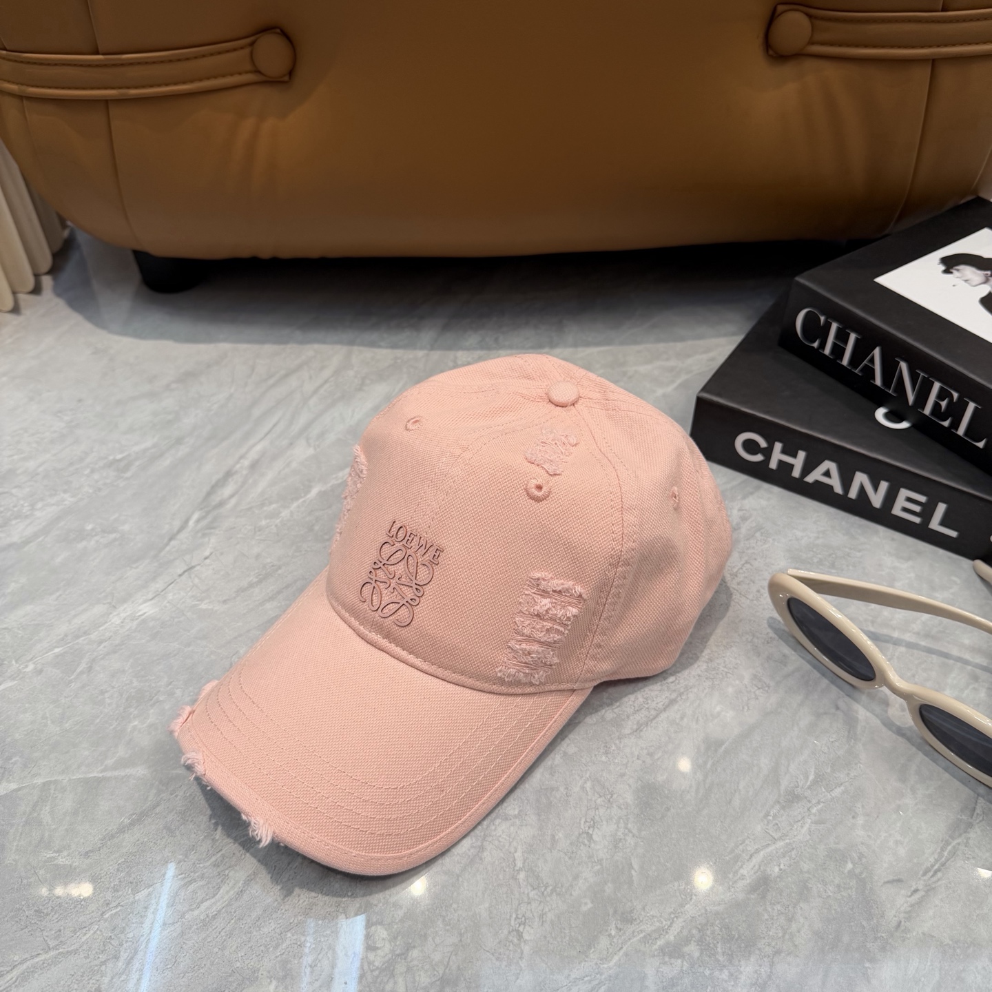 👒罗意威👒LOEWE新款原标设计棒球帽🧢质感超好，外部线条定位标准，做工精细，简约大气低价走量！