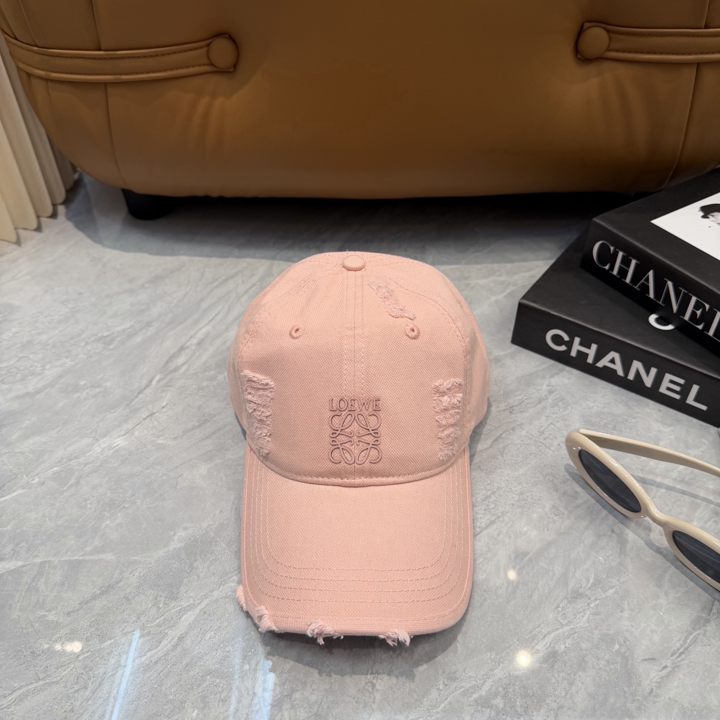👒罗意威👒LOEWE新款原标设计棒球帽🧢质感超好，外部线条定位标准，做工精细，简约大气低价走量！