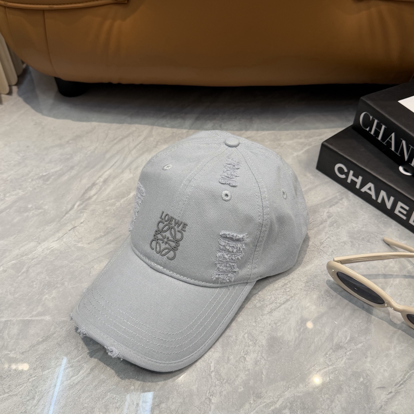 👒罗意威👒LOEWE新款原标设计棒球帽🧢质感超好，外部线条定位标准，做工精细，简约大气低价走量！