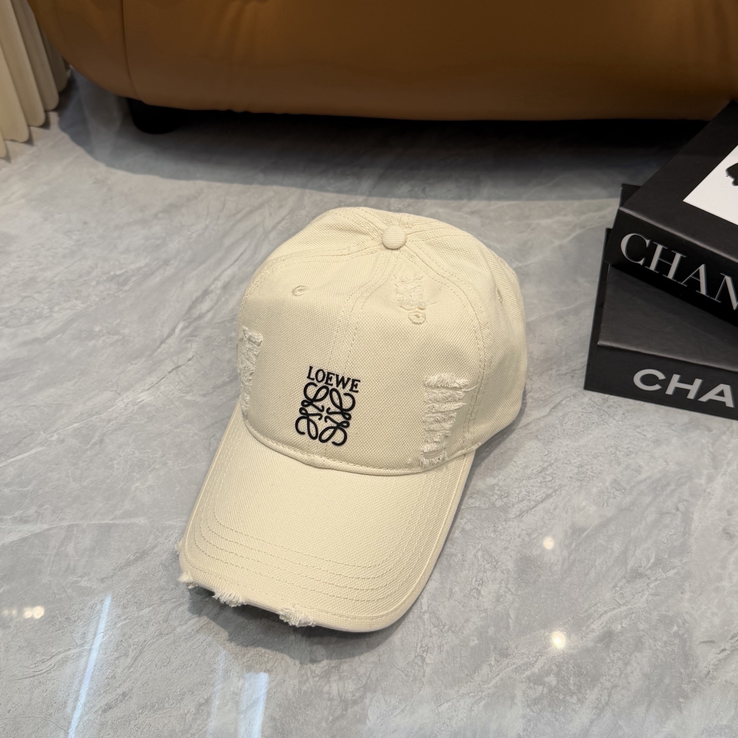 👒罗意威👒LOEWE新款原标设计棒球帽🧢质感超好，外部线条定位标准，做工精细，简约大气低价走量！