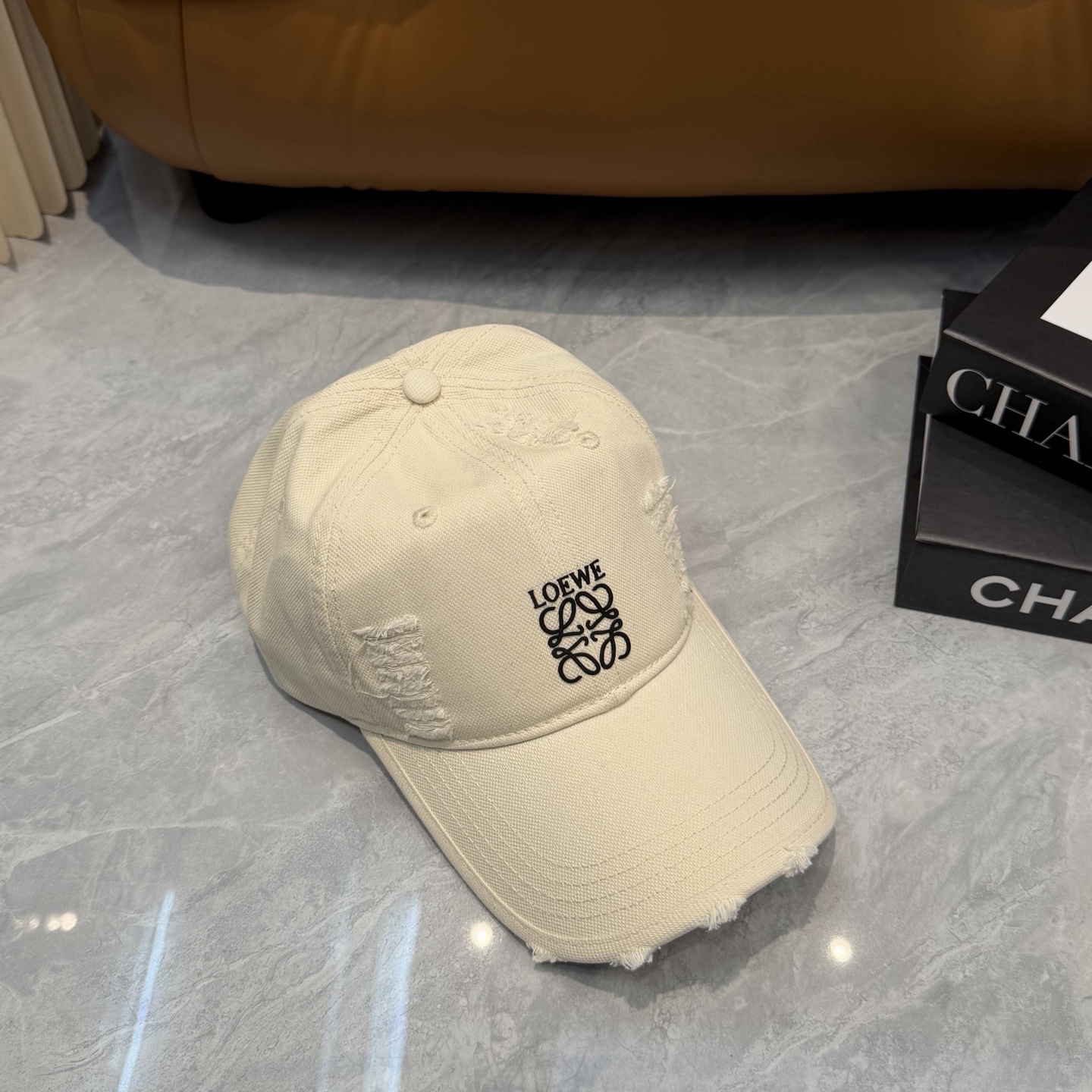 👒罗意威👒LOEWE新款原标设计棒球帽🧢质感超好，外部线条定位标准，做工精细，简约大气低价走量！