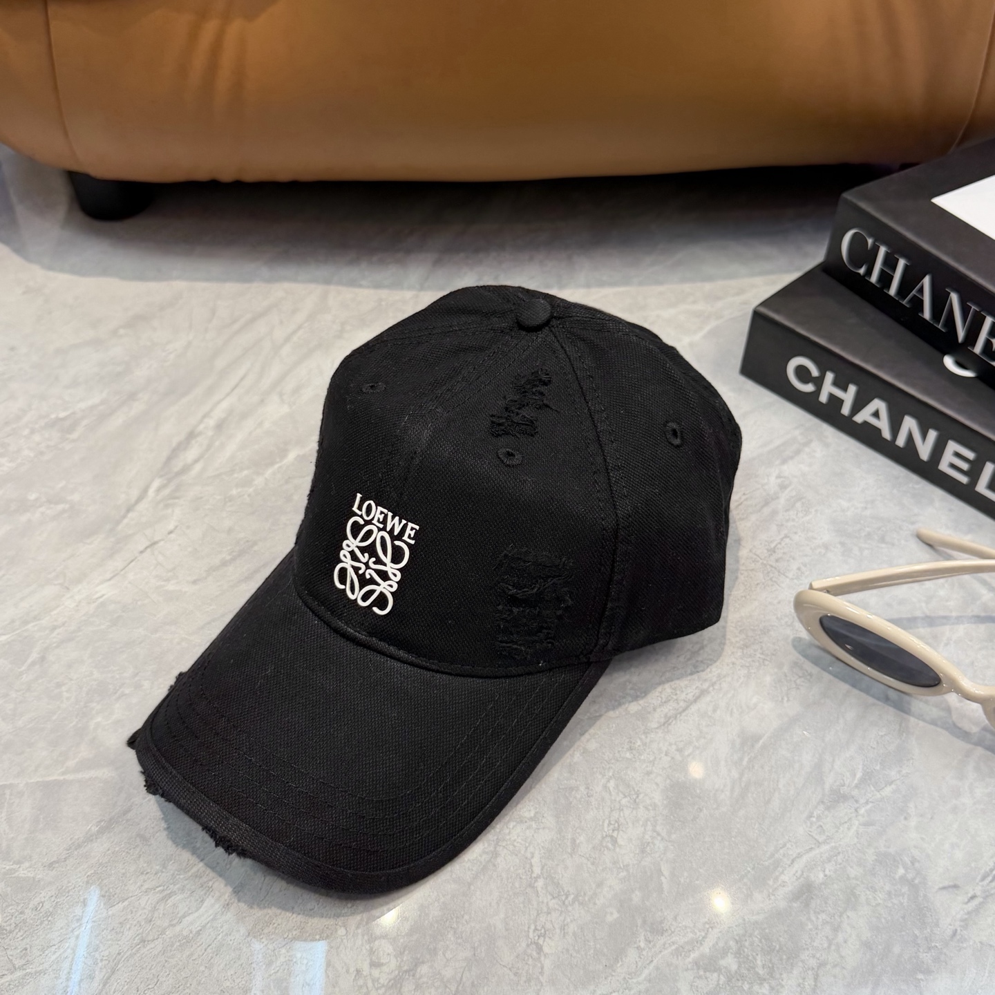 👒罗意威👒LOEWE新款原标设计棒球帽🧢质感超好，外部线条定位标准，做工精细，简约大气低价走量！