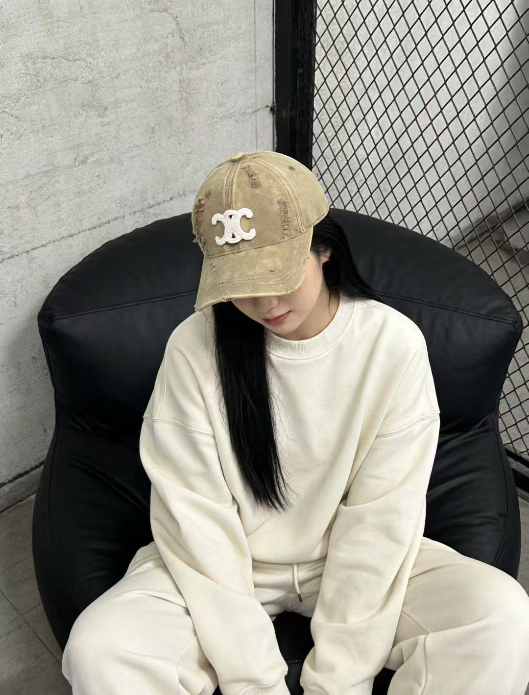 Celine 配防尘袋【CELINE赛琳】新款简约棒球帽，新款 ， 款超好搭配，赶紧入手