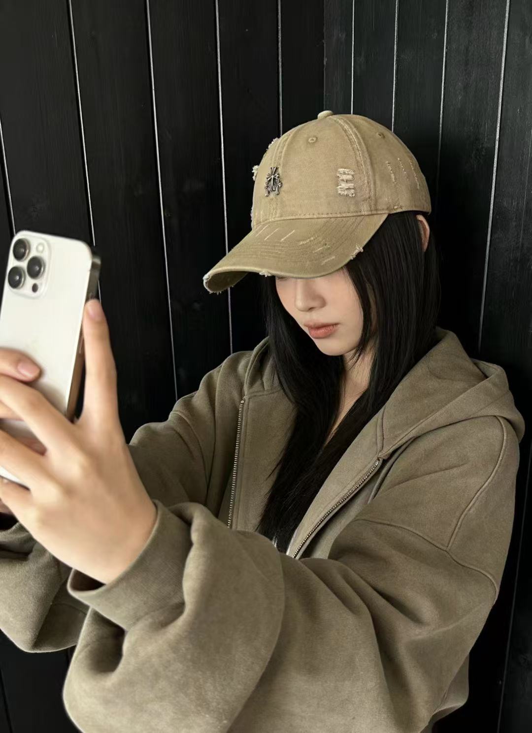 Chrome Hearts 克罗心 ，个性 十字架标志，休闲带点酷酷的感觉，中性款