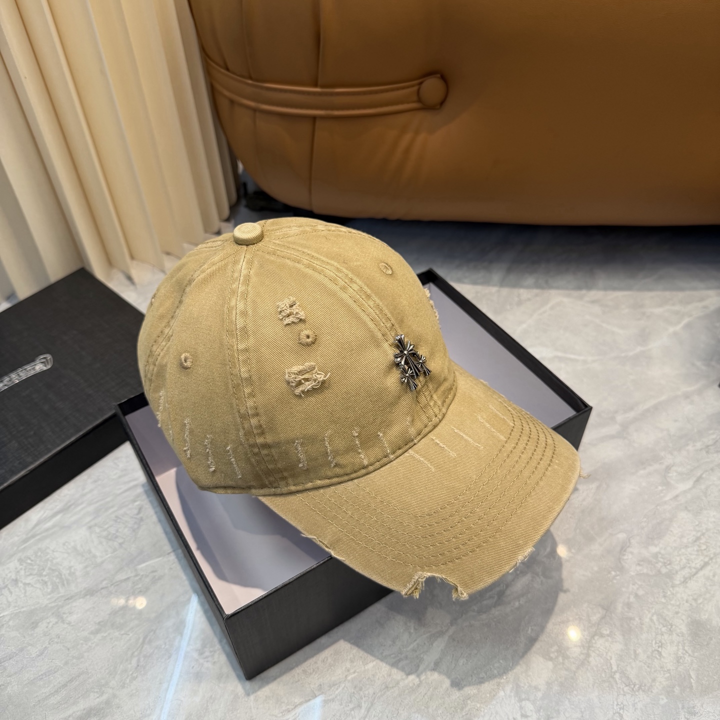 克罗心 🆕🆕新款棒球帽，个性时尚经典十字架标志，休闲带点酷酷的感觉，中性款男女同款！超好搭！头围:56-