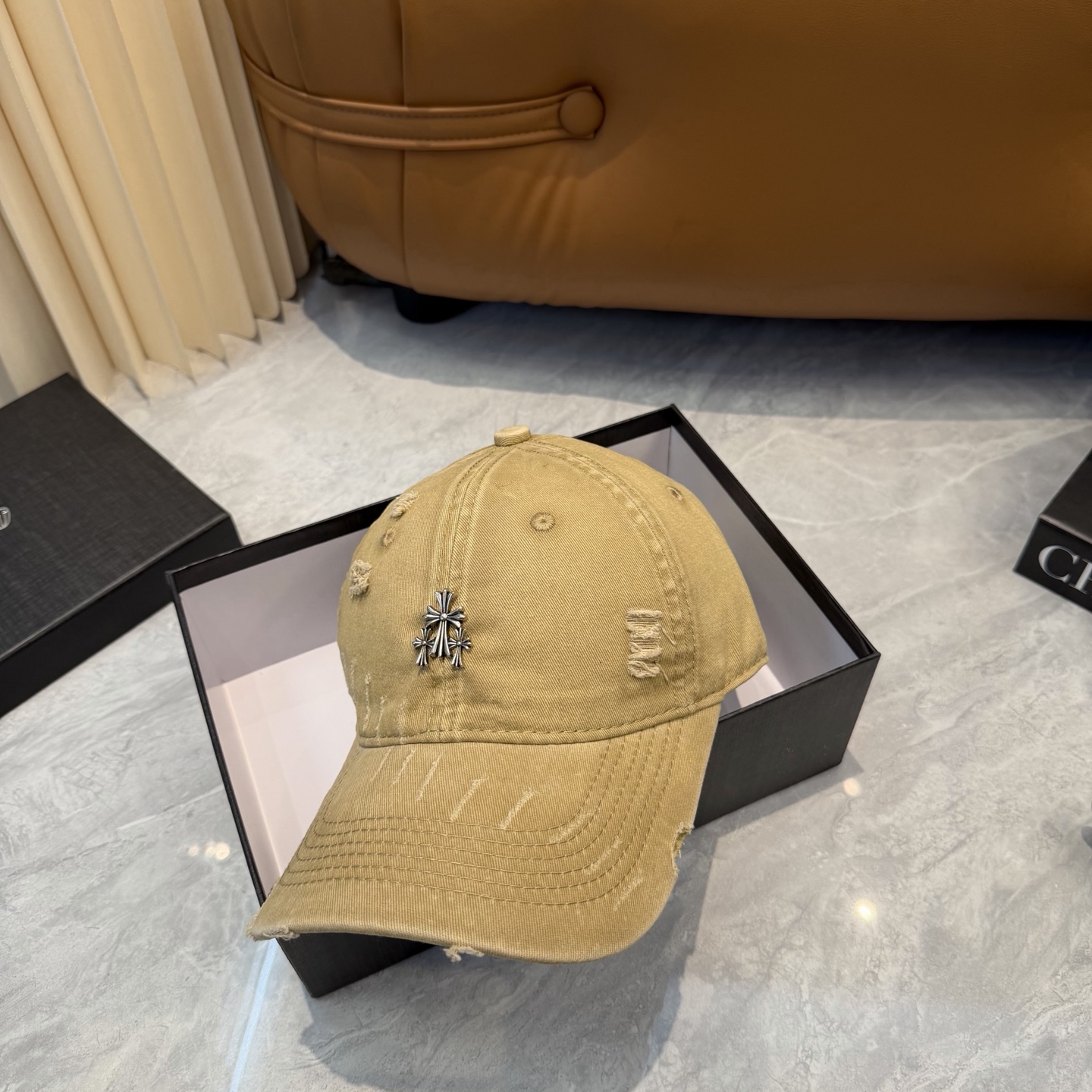 Chrome Hearts 克罗心 ，个性 十字架标志，休闲带点酷酷的感觉，中性款