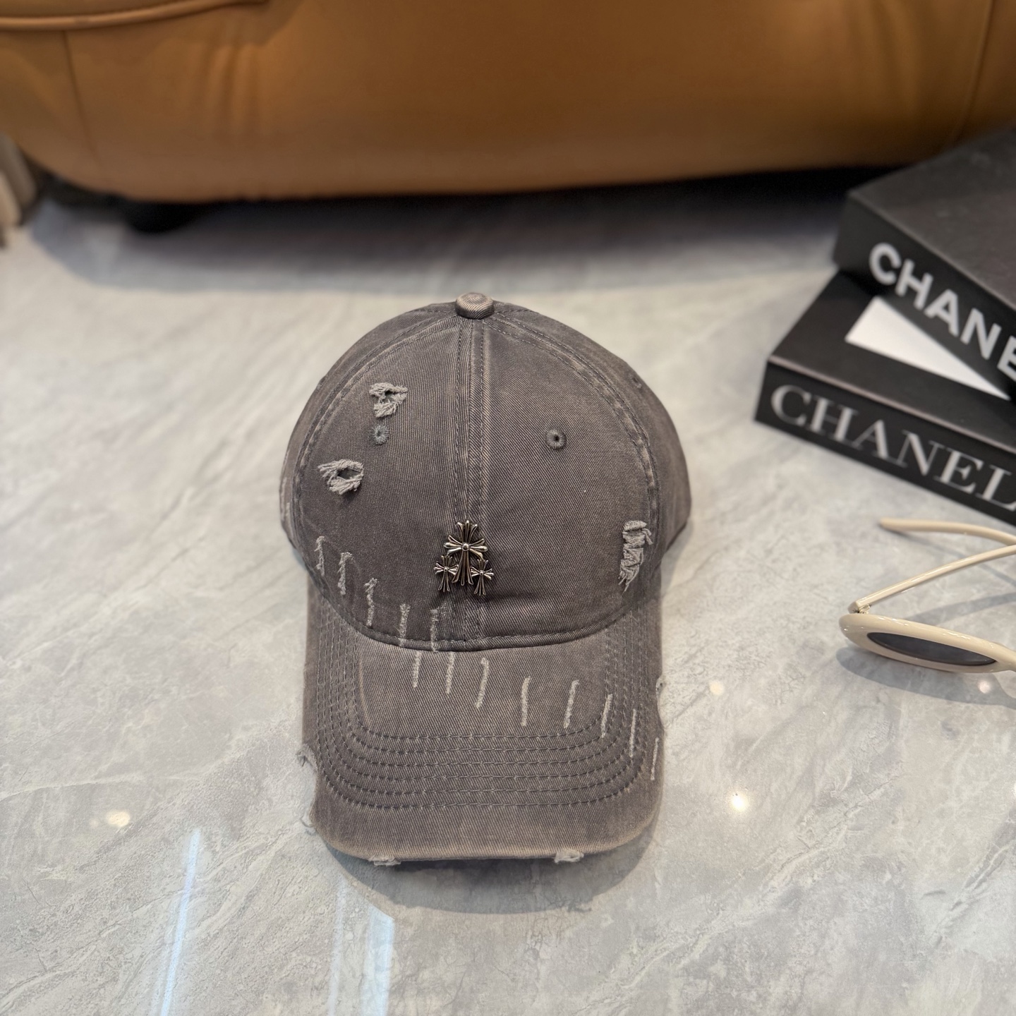 Chrome Hearts 克罗心 ，个性 十字架标志，休闲带点酷酷的感觉，中性款
