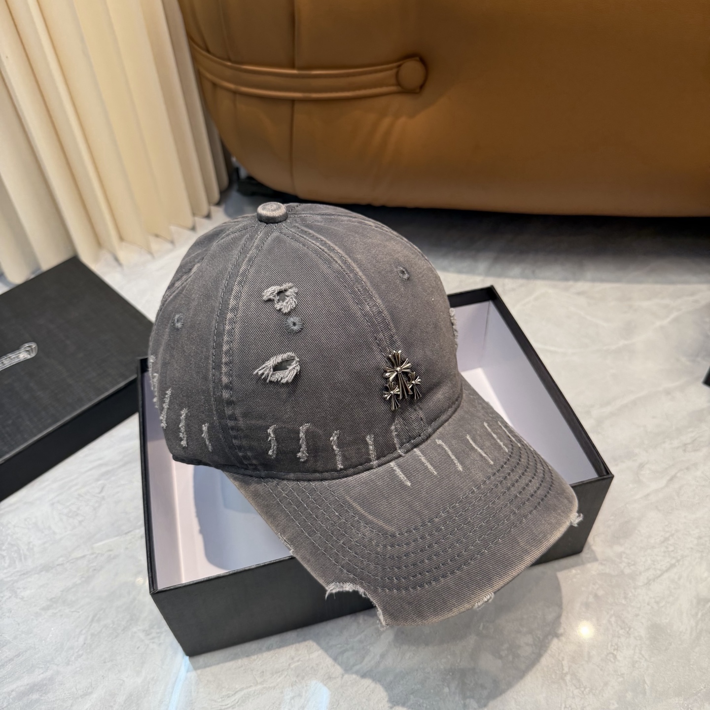 克罗心 🆕🆕新款棒球帽，个性时尚经典十字架标志，休闲带点酷酷的感觉，中性款男女同款！超好搭！头围:56-