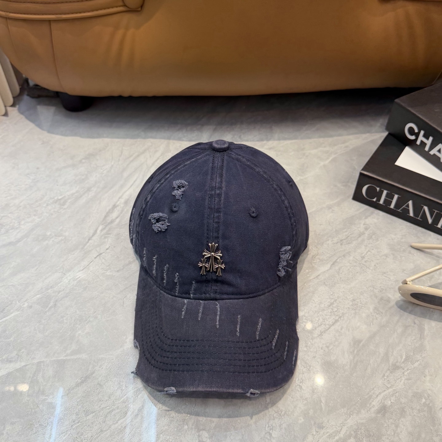 克罗心 🆕🆕新款棒球帽，个性时尚经典十字架标志，休闲带点酷酷的感觉，中性款男女同款！超好搭！头围:56-