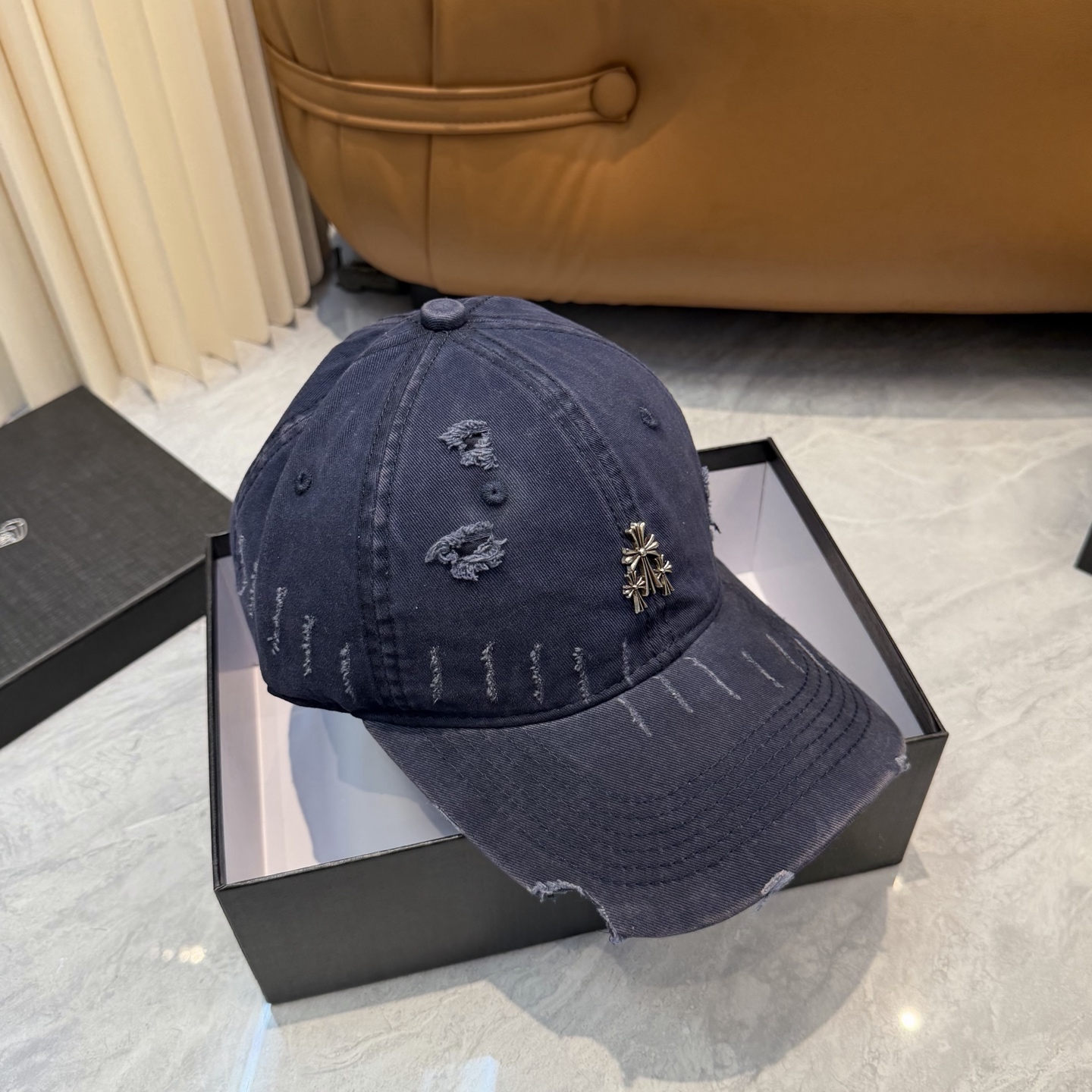 克罗心 🆕🆕新款棒球帽，个性时尚经典十字架标志，休闲带点酷酷的感觉，中性款男女同款！超好搭！头围:56-