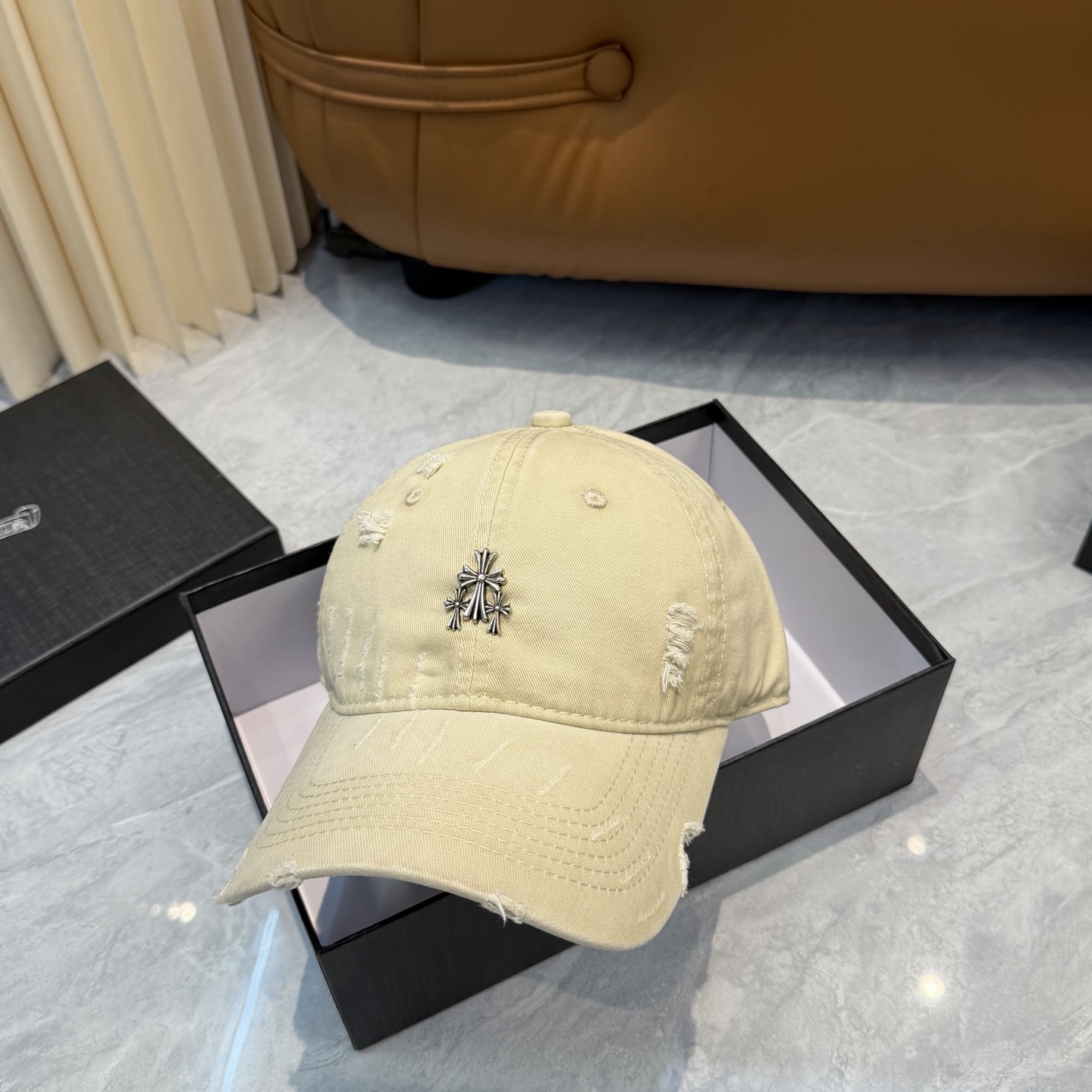 Chrome Hearts 克罗心 ，个性 十字架标志，休闲带点酷酷的感觉，中性款