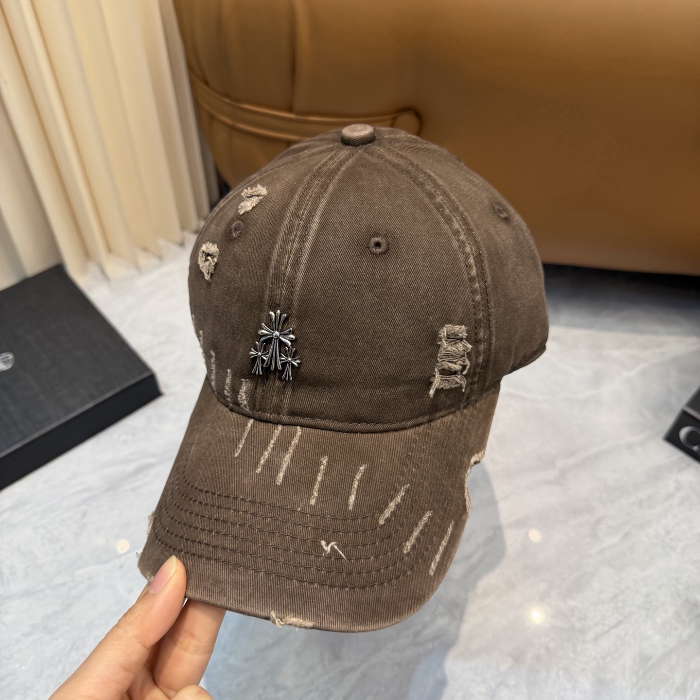 克罗心 🆕🆕新款棒球帽，个性时尚经典十字架标志，休闲带点酷酷的感觉，中性款男女同款！超好搭！头围:56-