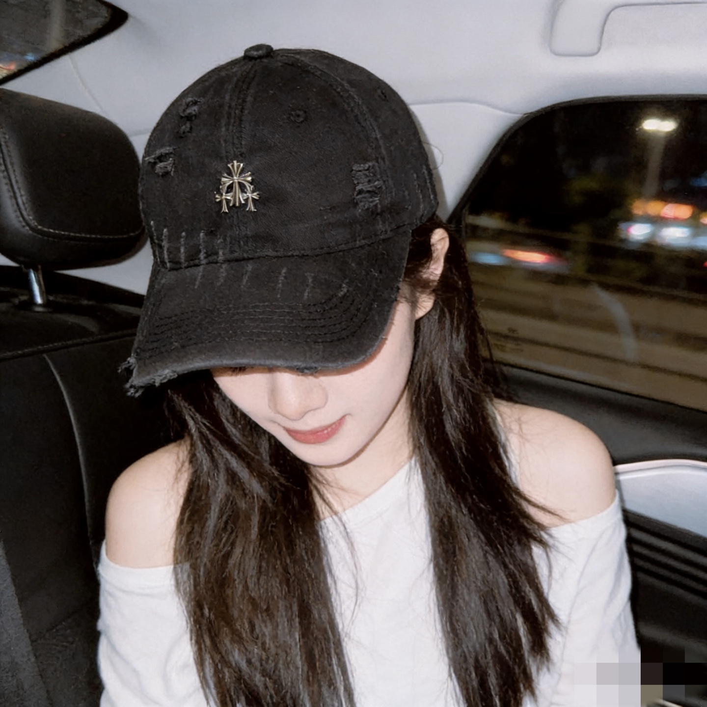 Chrome Hearts 克罗心 ，个性 十字架标志，休闲带点酷酷的感觉，中性款