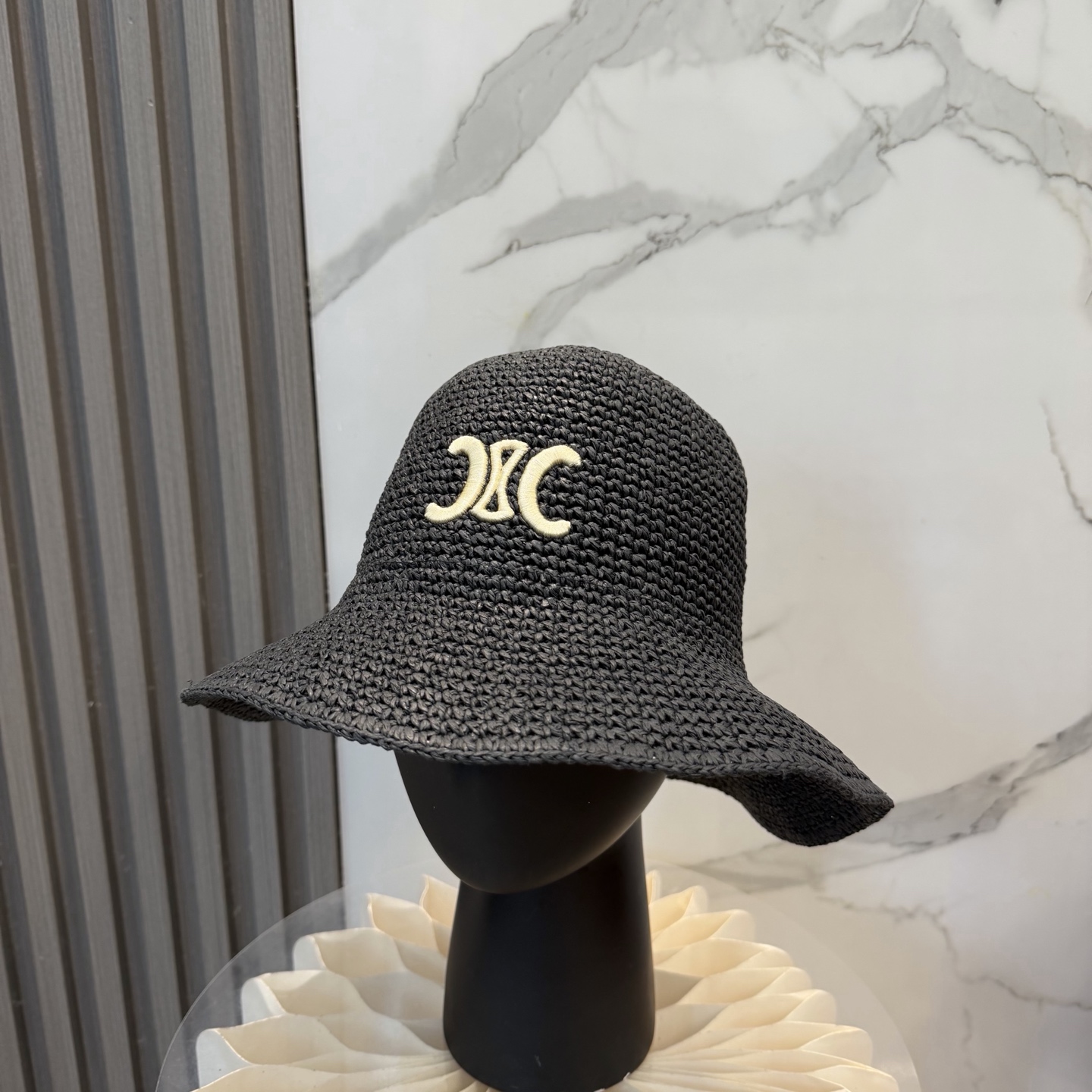 Celine 赛琳CELINE新款拉菲草帽，纯手工钩织，产量极少，重工打造， ，头围57cm