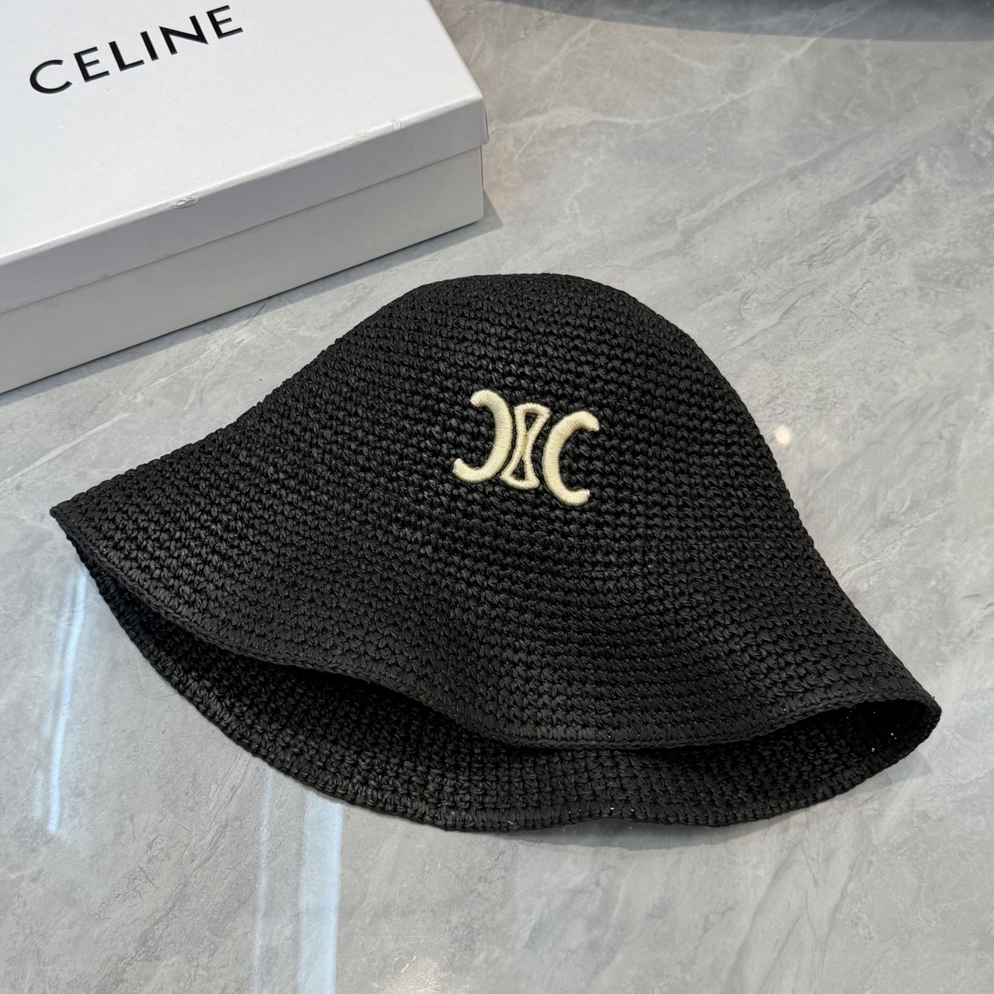 赛琳CELINE新款拉菲草帽，纯手工钩织，产量极少，重工打造，专柜同款，头围57cm